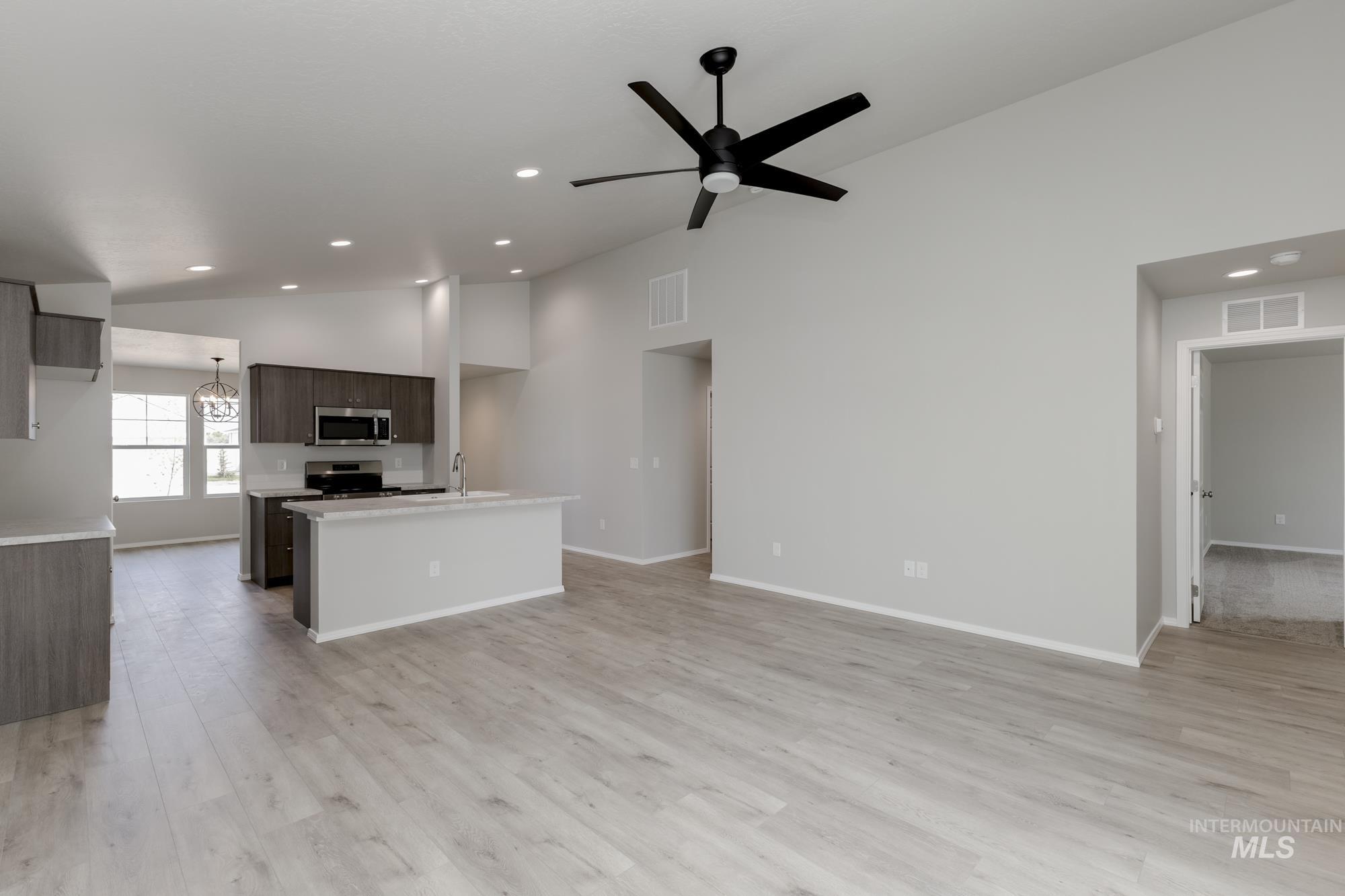 198 N Tideberry Ave, Kuna, Idaho 83634, 3 Bedrooms, 2 Bathrooms, Residential For Sale, Price $419,990, 98999182