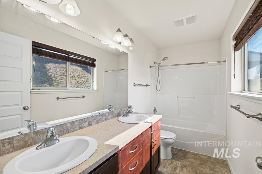 2621 Granville St., Moscow, Idaho 83843, 3 Bedrooms, 2.5 Bathrooms, Residential For Sale, Price $535,000, 98999183