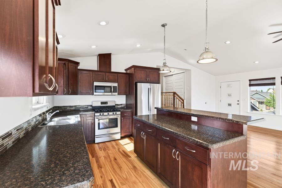 2621 Granville St., Moscow, Idaho 83843, 3 Bedrooms, 2.5 Bathrooms, Residential For Sale, Price $535,000, 98999183