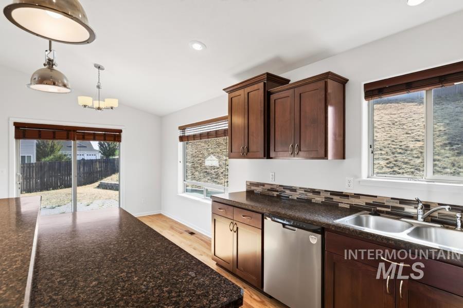 2621 Granville St., Moscow, Idaho 83843, 3 Bedrooms, 2.5 Bathrooms, Residential For Sale, Price $535,000, 98999183
