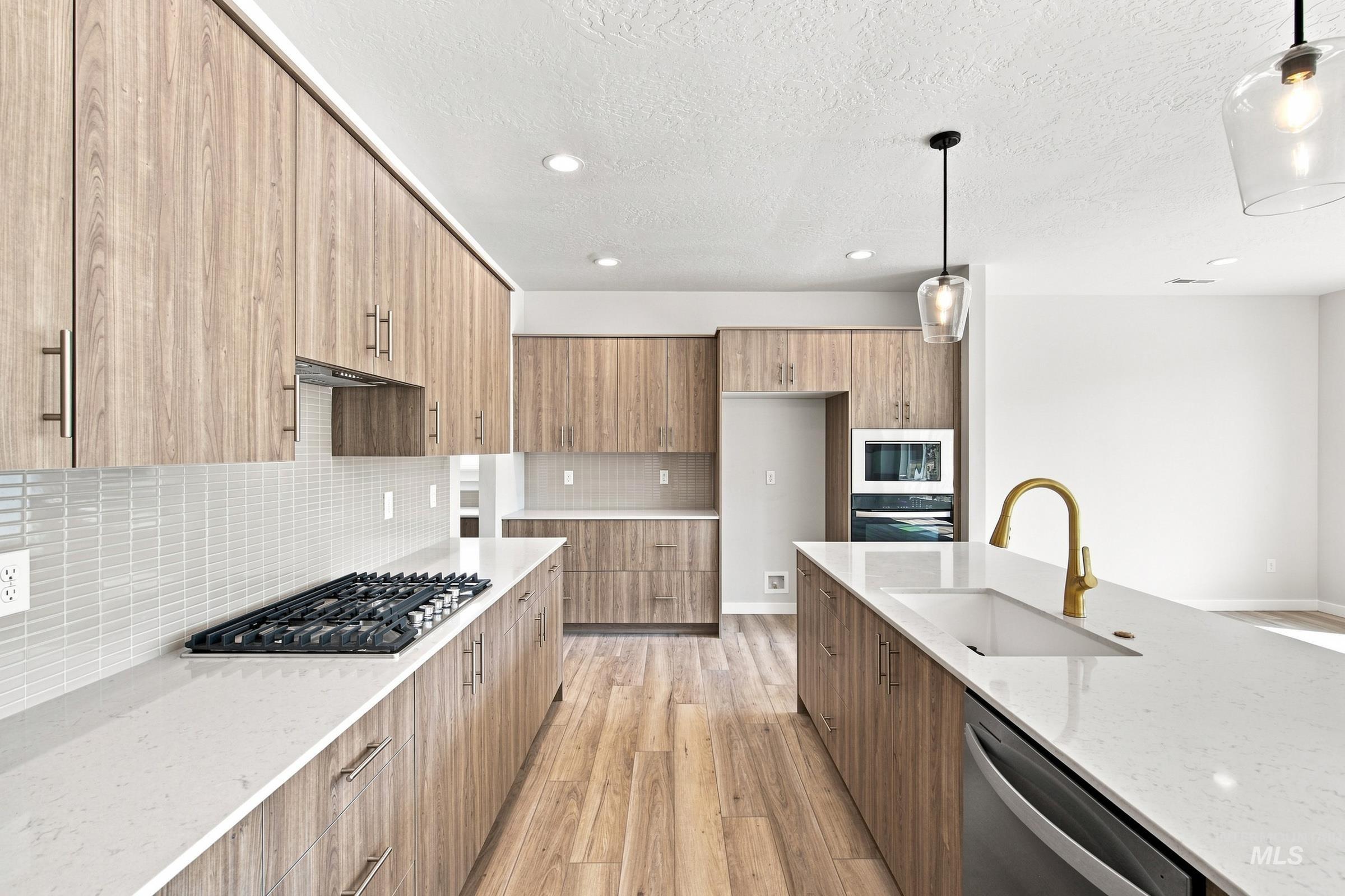 2450 W Kincaid St, Kuna, Idaho 83634, 4 Bedrooms, 3.5 Bathrooms, Residential For Sale, Price $769,990,MLS 98999186