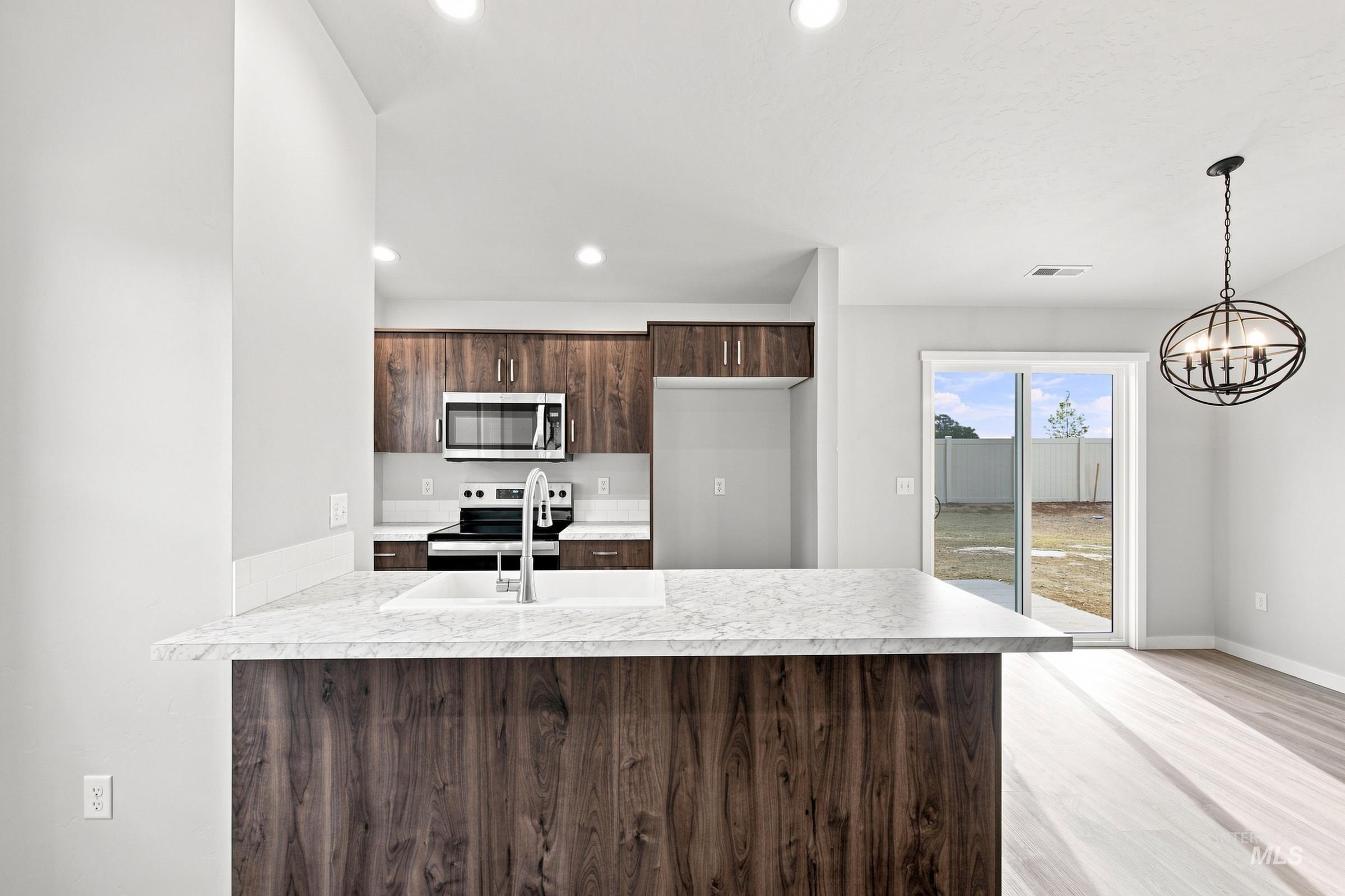 2635 N Murdock Ave, Kuna, Idaho 83634, 3 Bedrooms, 2 Bathrooms, Residential For Sale, Price $394,990, 98999188