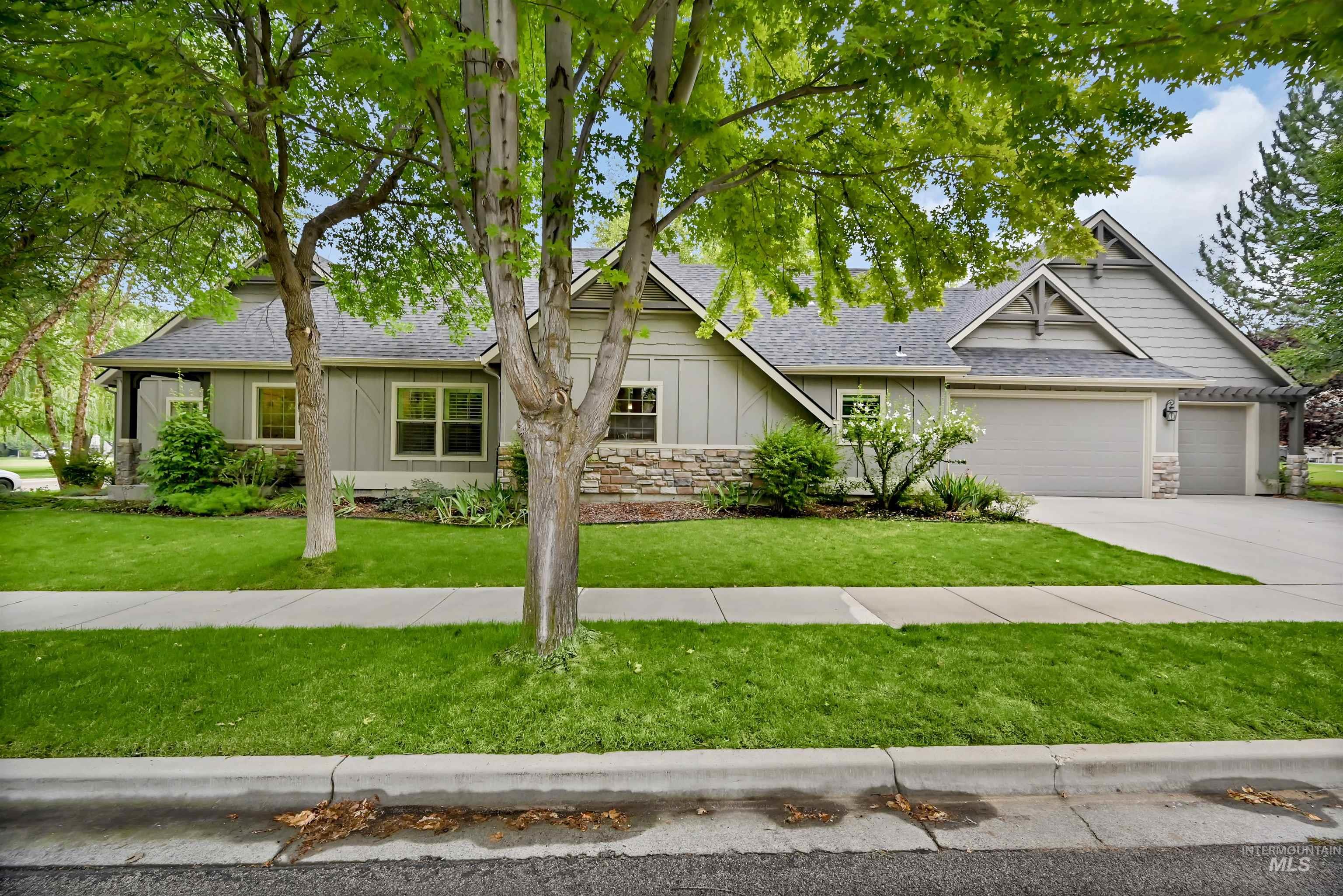 12804 N 11th Ave, Boise, Idaho 83714, 3 Bedrooms, 3 Bathrooms, Residential For Sale, Price $729,000,MLS 98999189