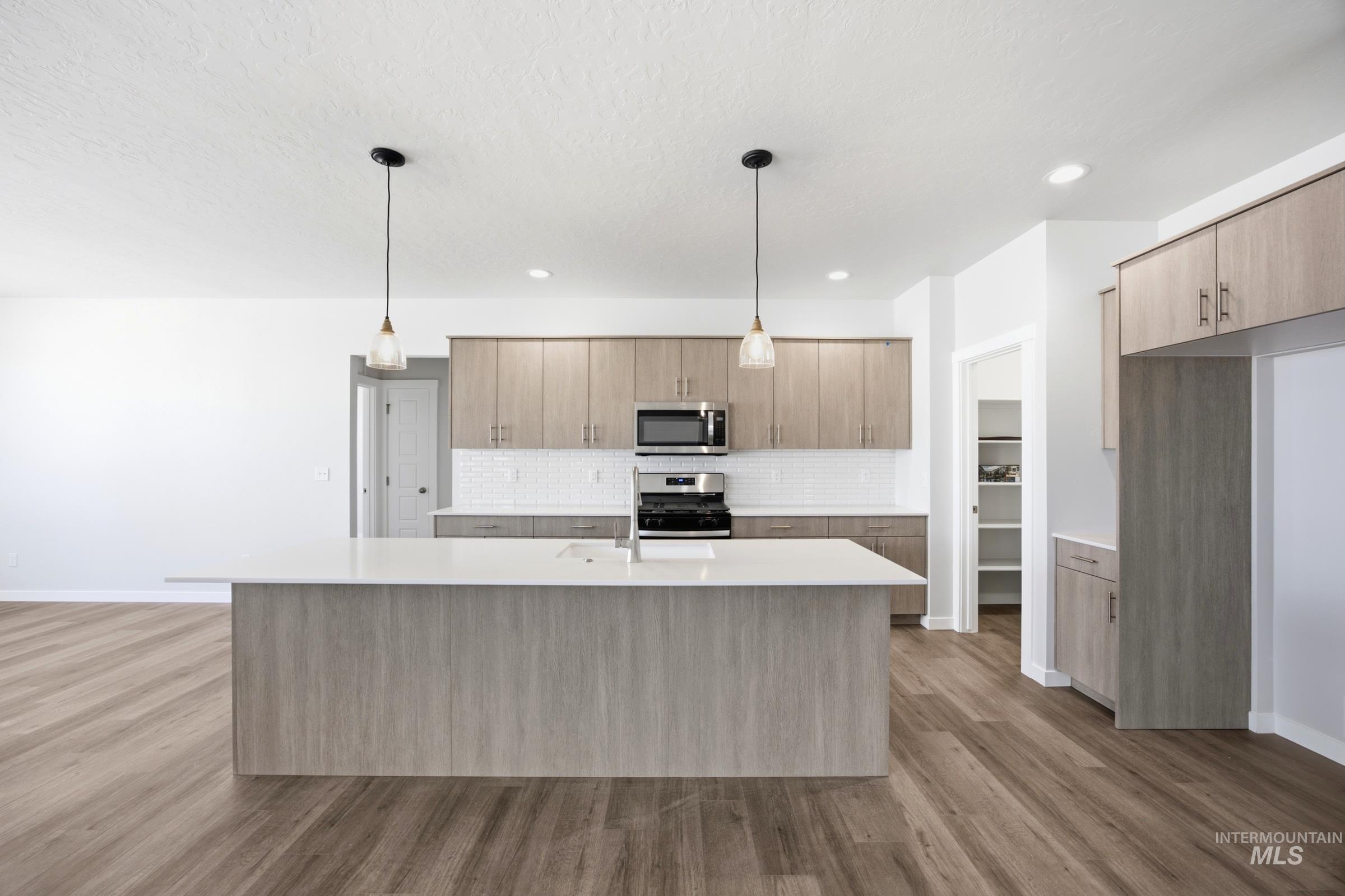 5098 S Bleachfield Ave, Meridian, Idaho 83642, 4 Bedrooms, 2 Bathrooms, Residential For Sale, Price $662,990, 98999190