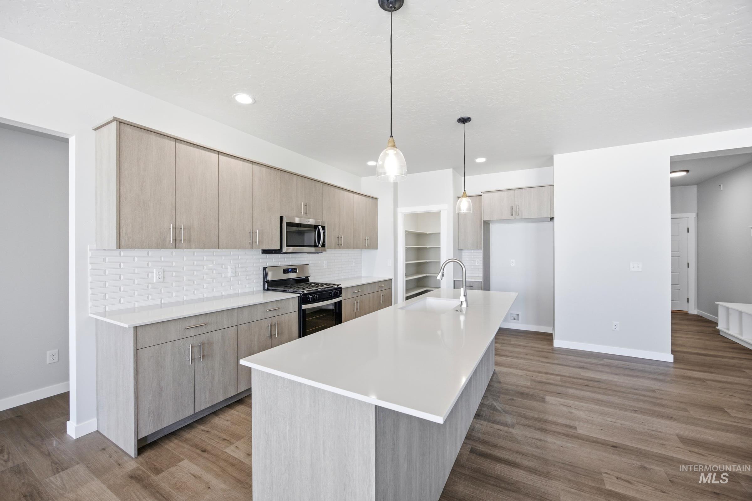 5098 S Bleachfield Ave, Meridian, Idaho 83642, 4 Bedrooms, 2 Bathrooms, Residential For Sale, Price $662,990, 98999190