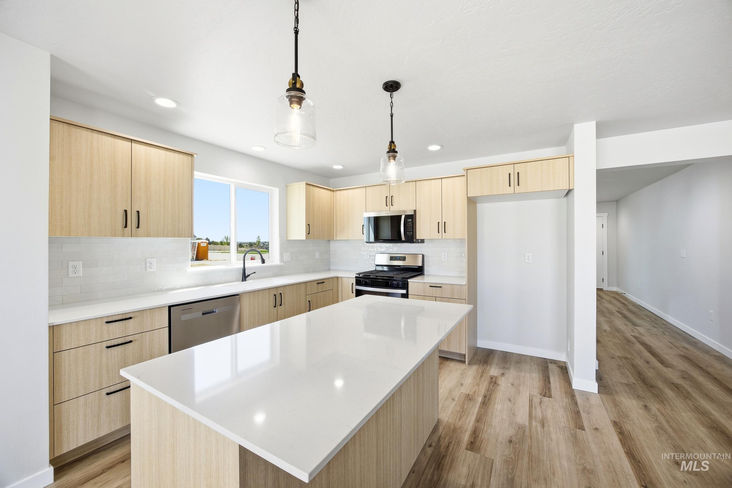 7153 W Blackberry Dr, Boise, Idaho 83709, 5 Bedrooms, 3 Bathrooms, Residential For Sale, Price $664,990, 98999191