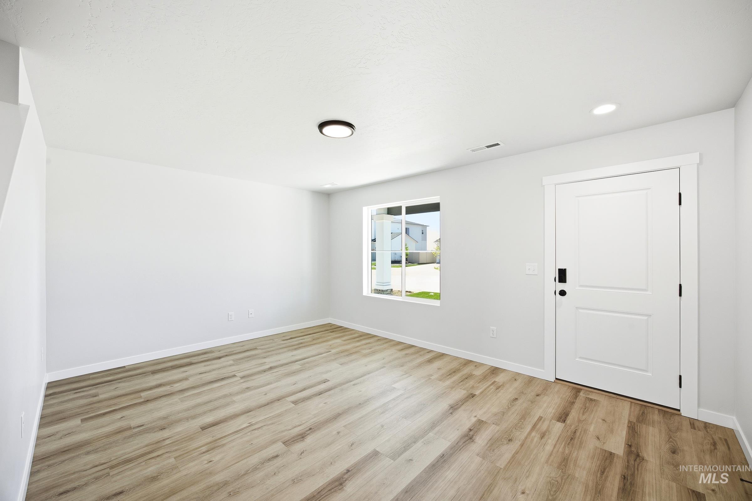 7153 W Blackberry Dr, Boise, Idaho 83709, 5 Bedrooms, 3 Bathrooms, Residential For Sale, Price $664,990, 98999191
