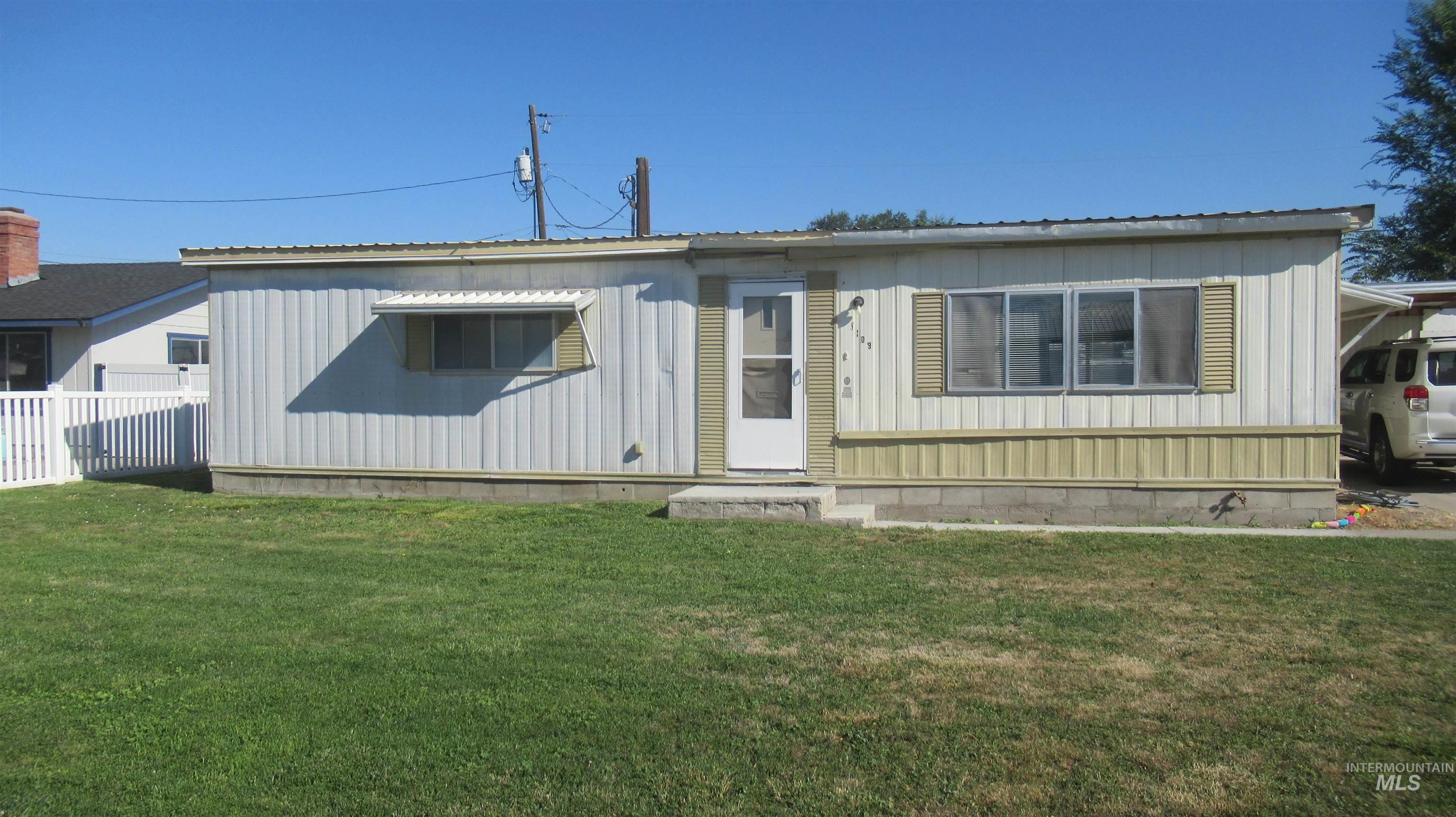 1109 W D, Vale, Oregon 97918, 2 Bedrooms, 1 Bathroom, Residential For Sale, Price $125,000,MLS 98999202
