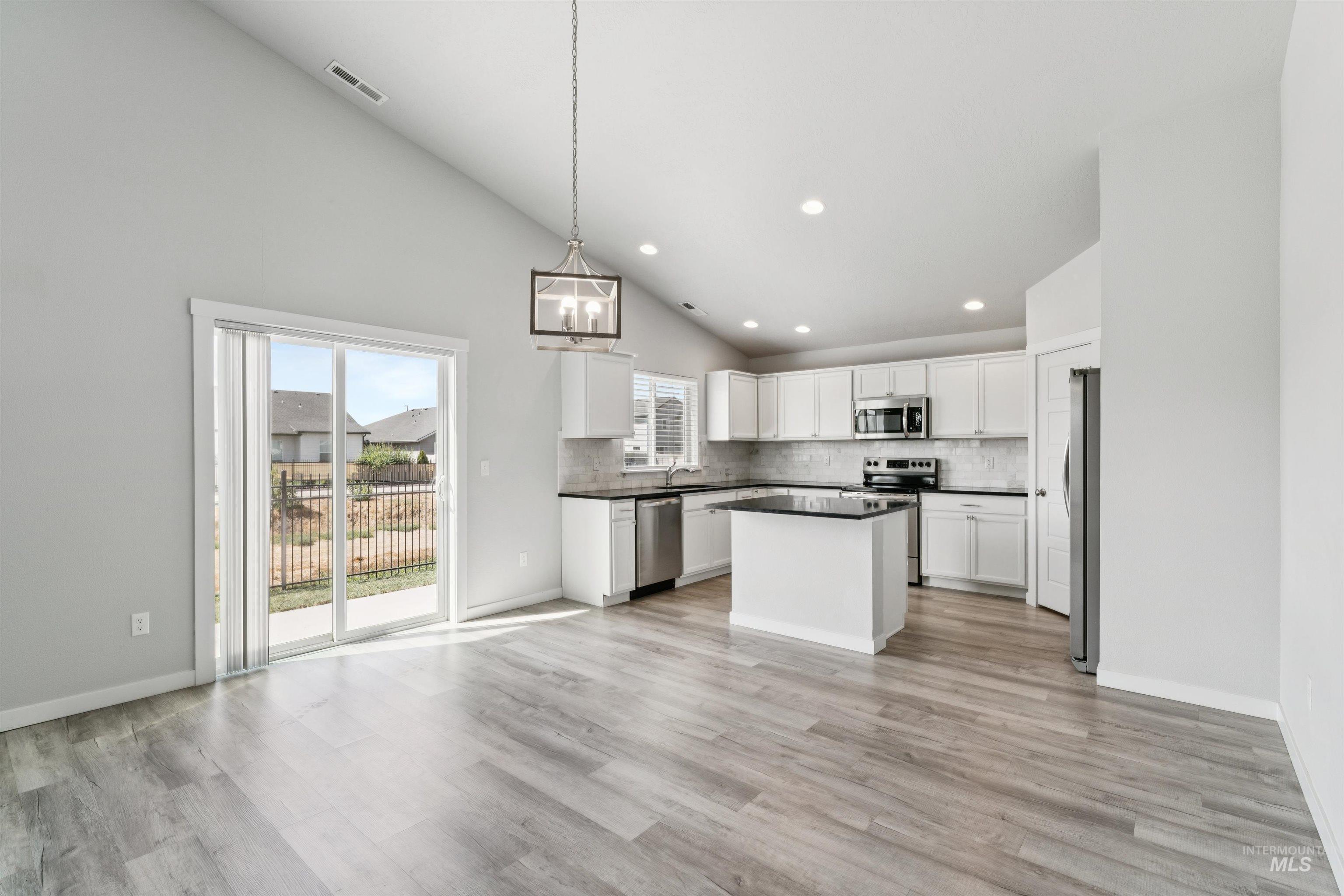241 S Iceberg Lake Ave, Meridian, Idaho 83642, 4 Bedrooms, 2 Bathrooms, Residential For Sale, Price $539,900,MLS 98999207