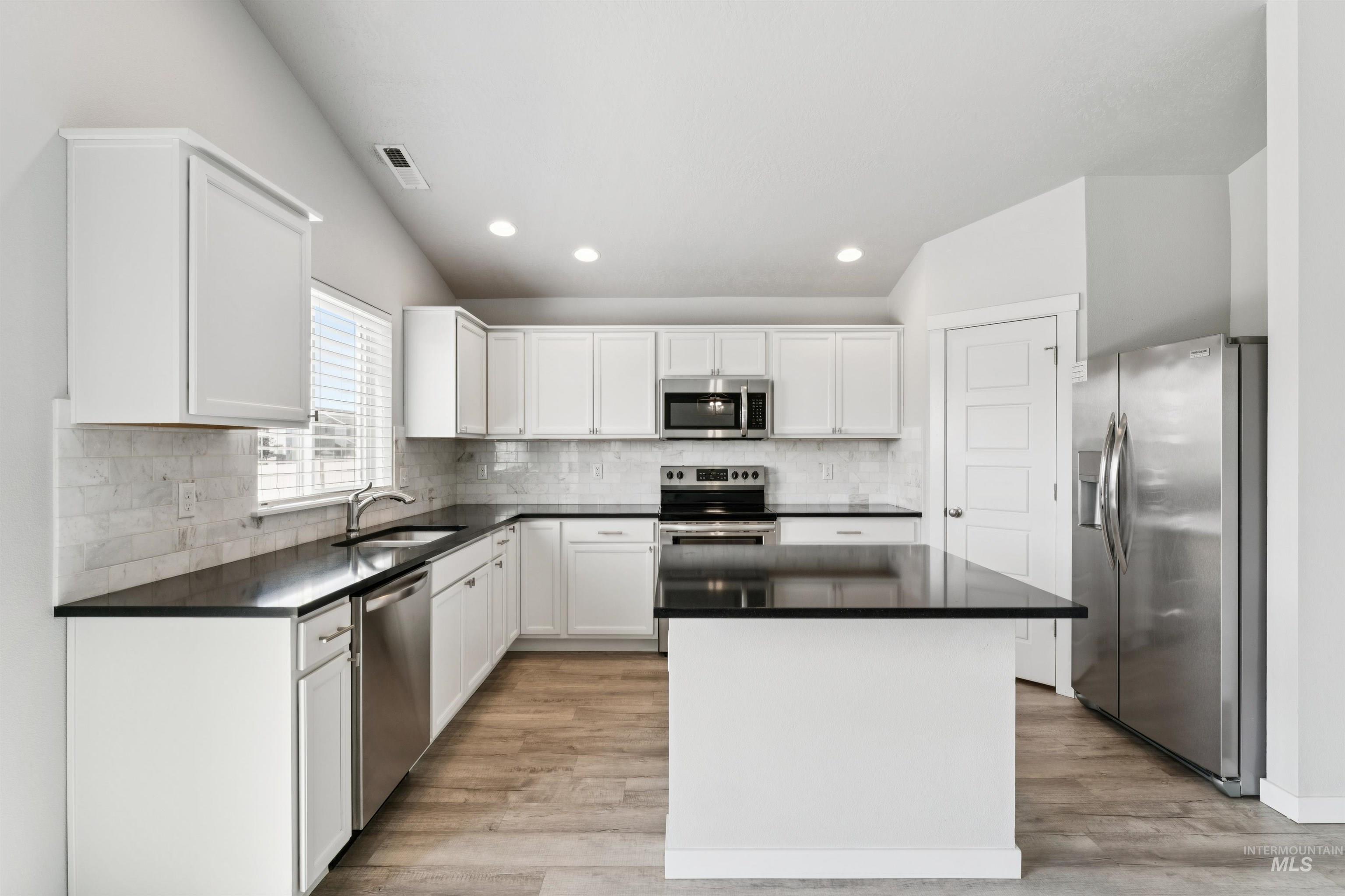 241 S Iceberg Lake Ave, Meridian, Idaho 83642, 4 Bedrooms, 2 Bathrooms, Residential For Sale, Price $539,900,MLS 98999207