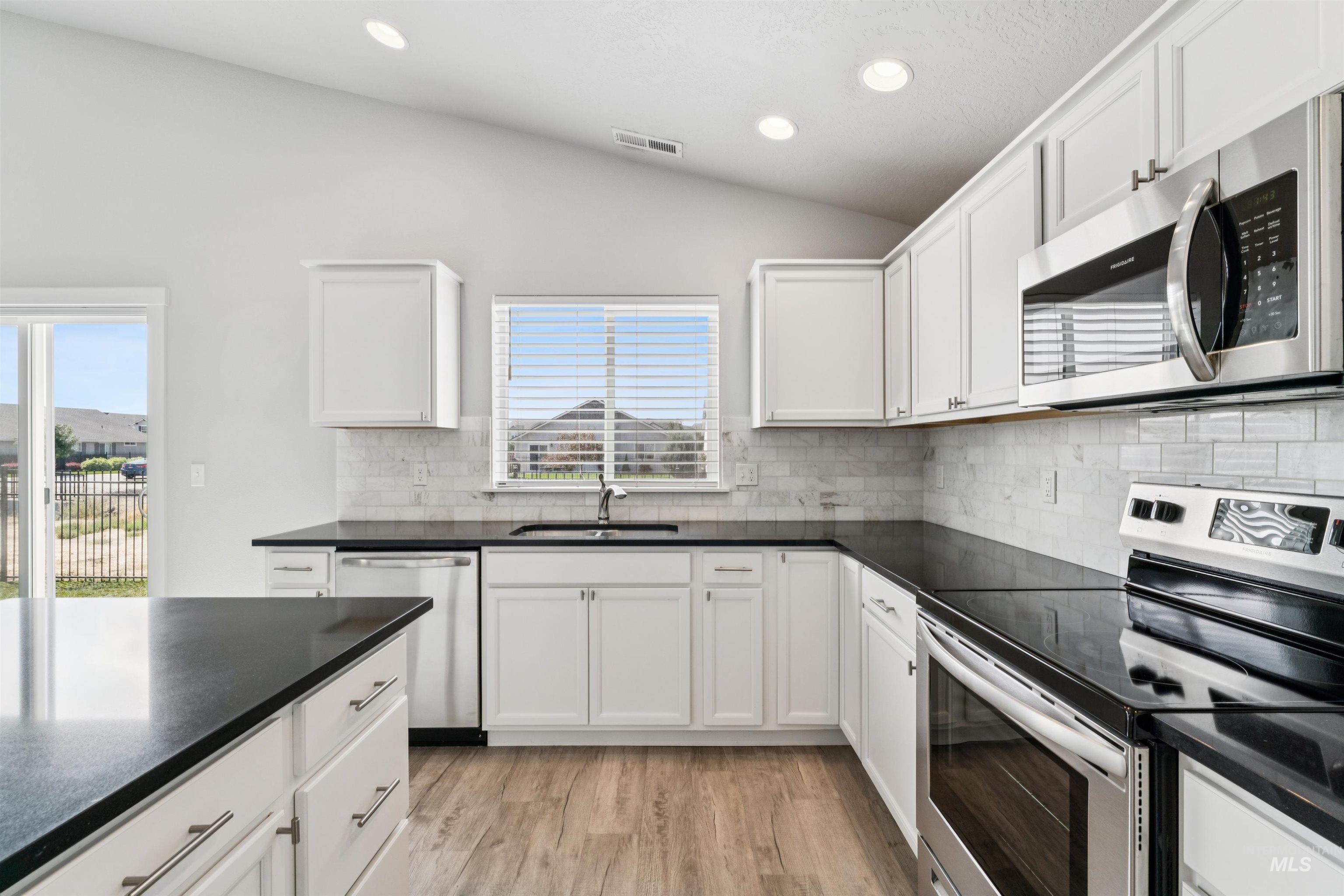 241 S Iceberg Lake Ave, Meridian, Idaho 83642, 4 Bedrooms, 2 Bathrooms, Residential For Sale, Price $539,900,MLS 98999207