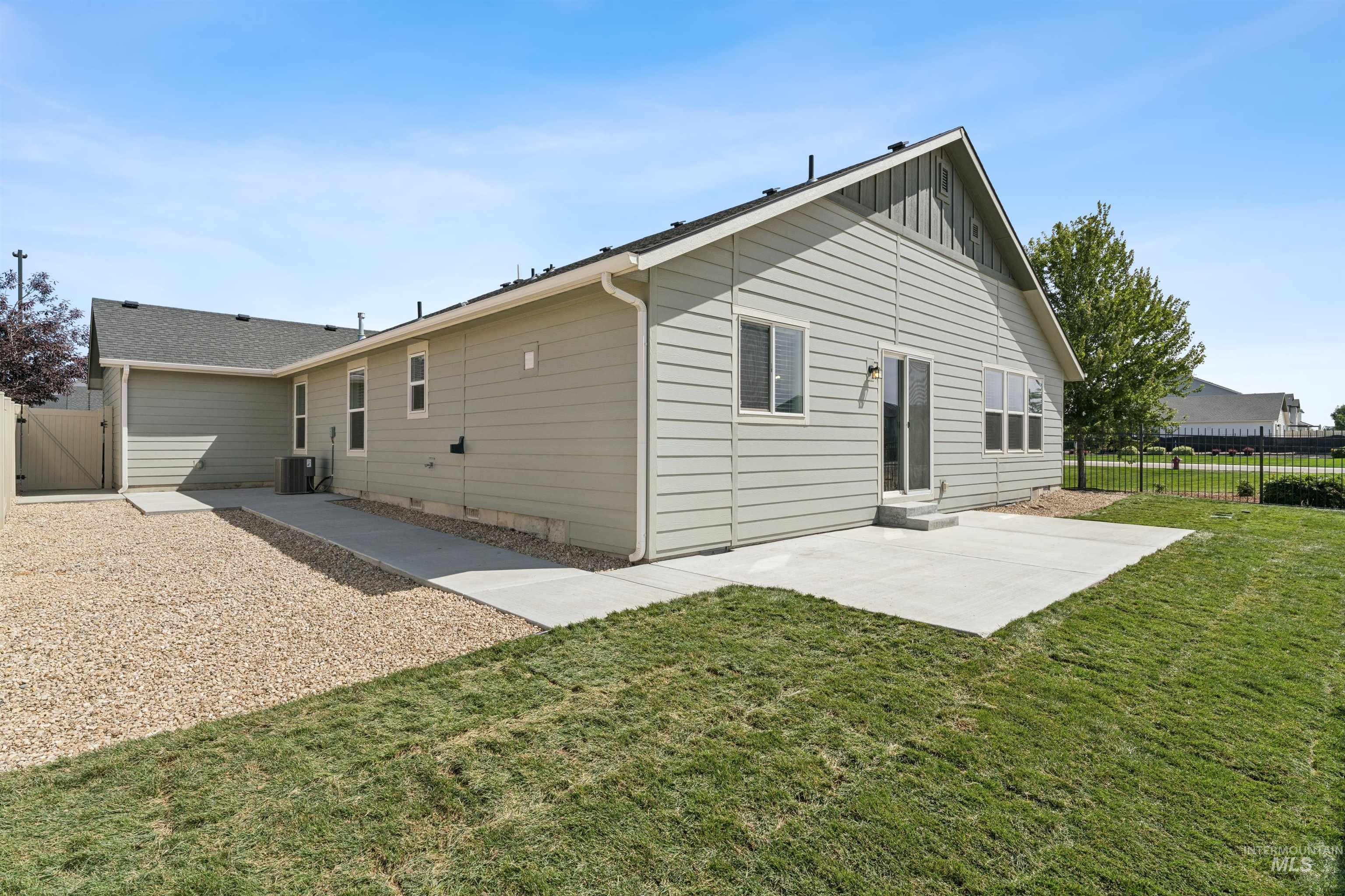 241 S Iceberg Lake Ave, Meridian, Idaho 83642, 4 Bedrooms, 2 Bathrooms, Residential For Sale, Price $539,900,MLS 98999207