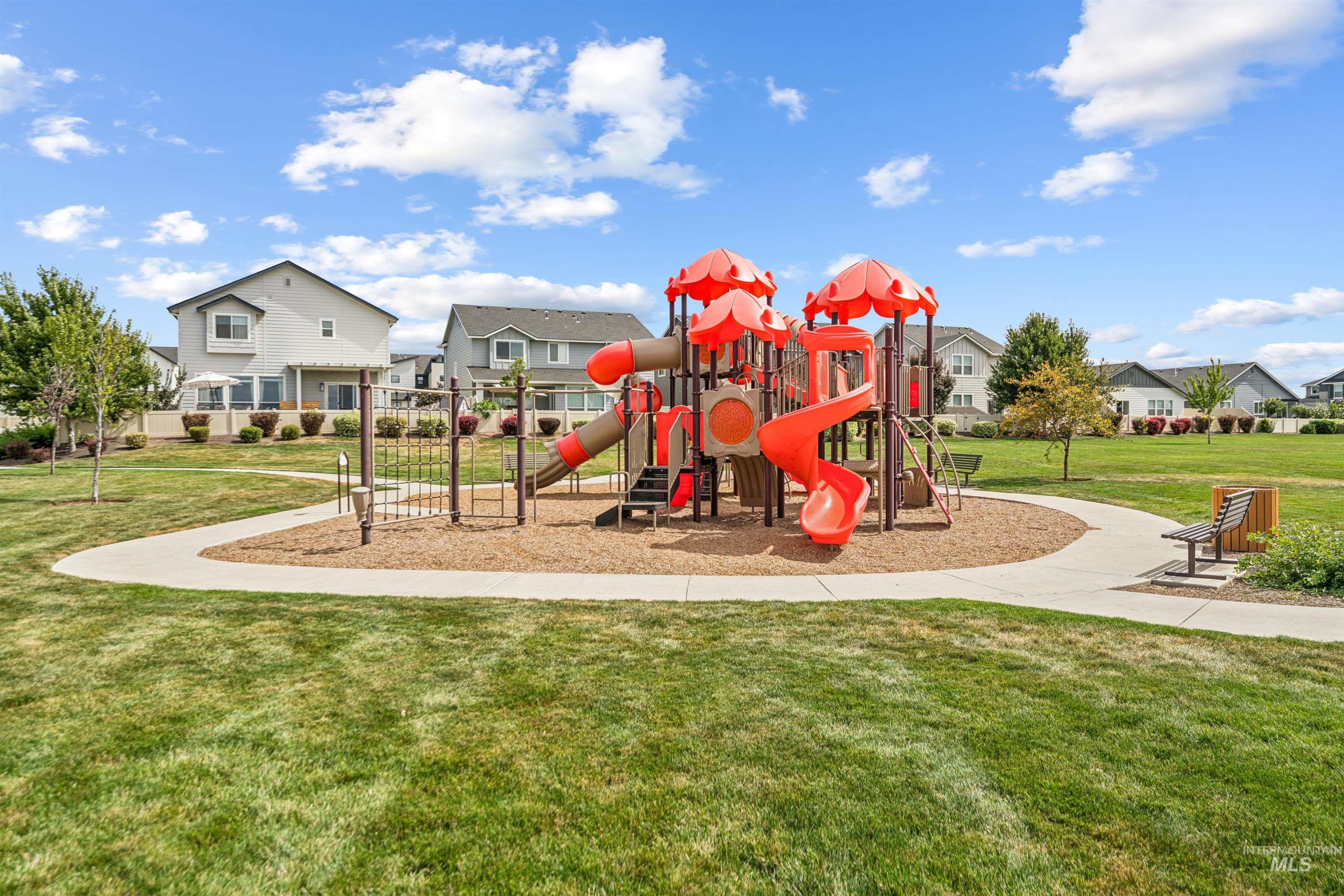 241 S Iceberg Lake Ave, Meridian, Idaho 83642, 4 Bedrooms, 2 Bathrooms, Residential For Sale, Price $539,900,MLS 98999207