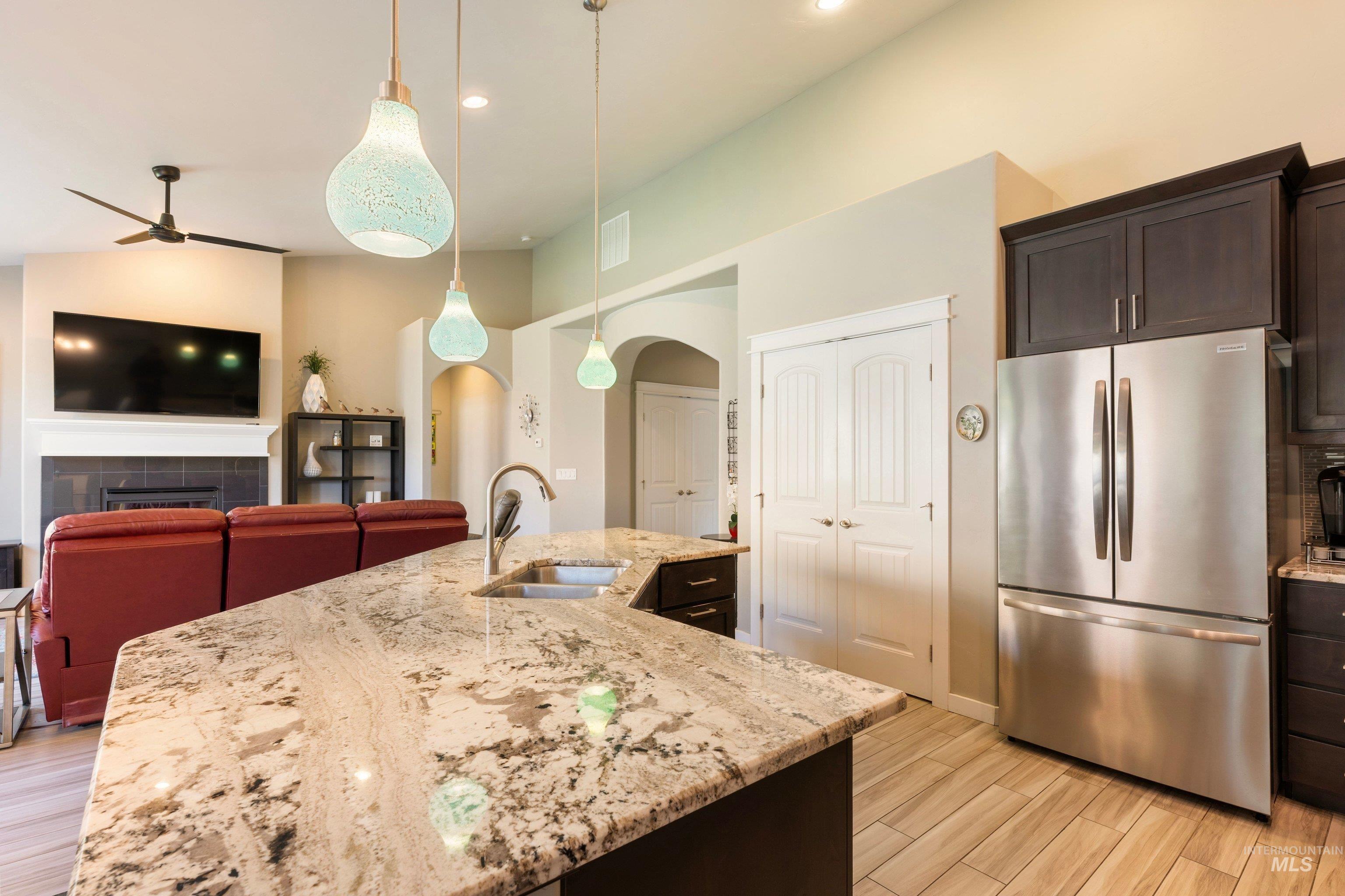 18887 N Summer Pl., Boise, Idaho 83714, 2 Bedrooms, 2 Bathrooms, Residential For Sale, Price $640,000,MLS 98999211