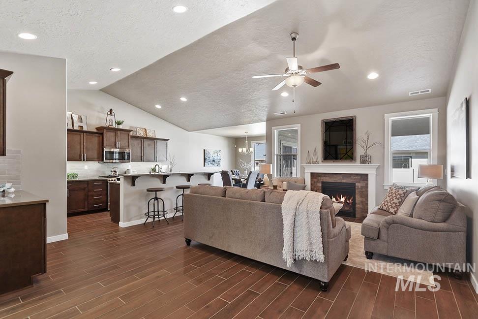 2052 Sugar Maple Ave., Middleton, Idaho 83644, 4 Bedrooms, 3 Bathrooms, Residential For Sale, Price $524,990,MLS 98999213