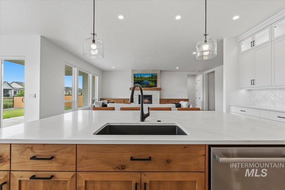 6873 Campolina Way, Star, Idaho 83669, 4 Bedrooms, 3.5 Bathrooms, Residential For Sale, Price $949,900,MLS 98999217