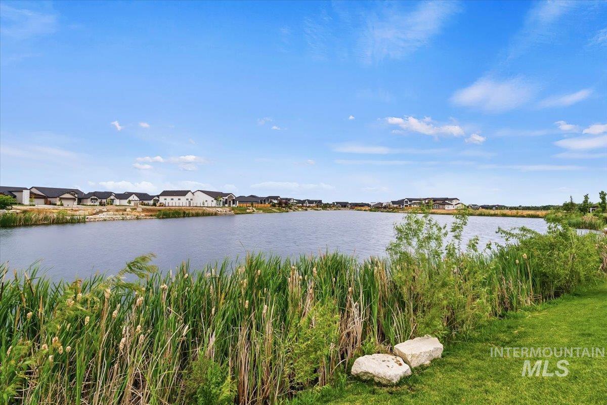 6873 Campolina Way, Star, Idaho 83669, 4 Bedrooms, 3.5 Bathrooms, Residential For Sale, Price $949,900,MLS 98999217
