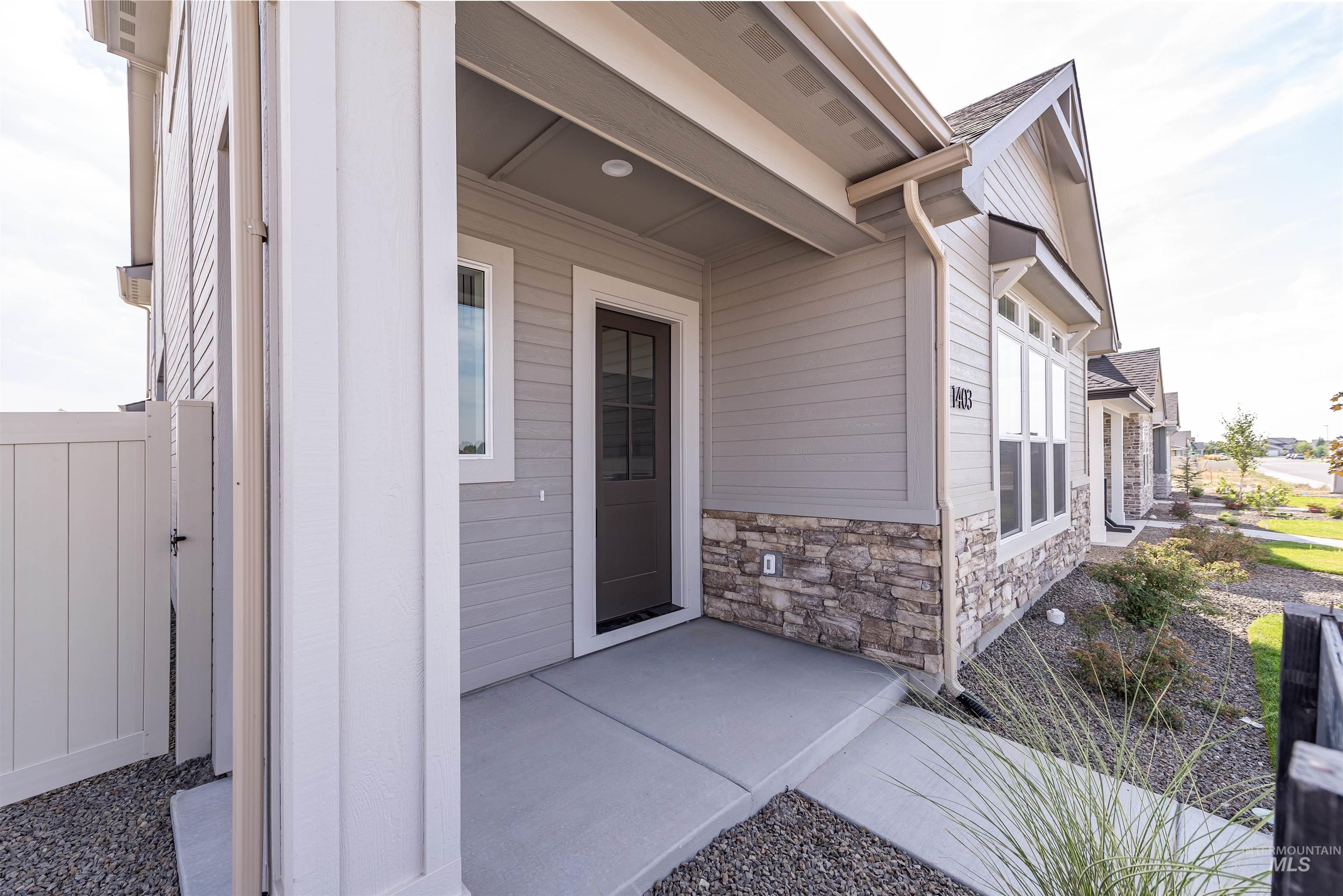1403 E Rio Chico Dr., Kuna, Idaho 83634, 3 Bedrooms, 2.5 Bathrooms, Residential For Sale, Price $534,900,MLS 98999219