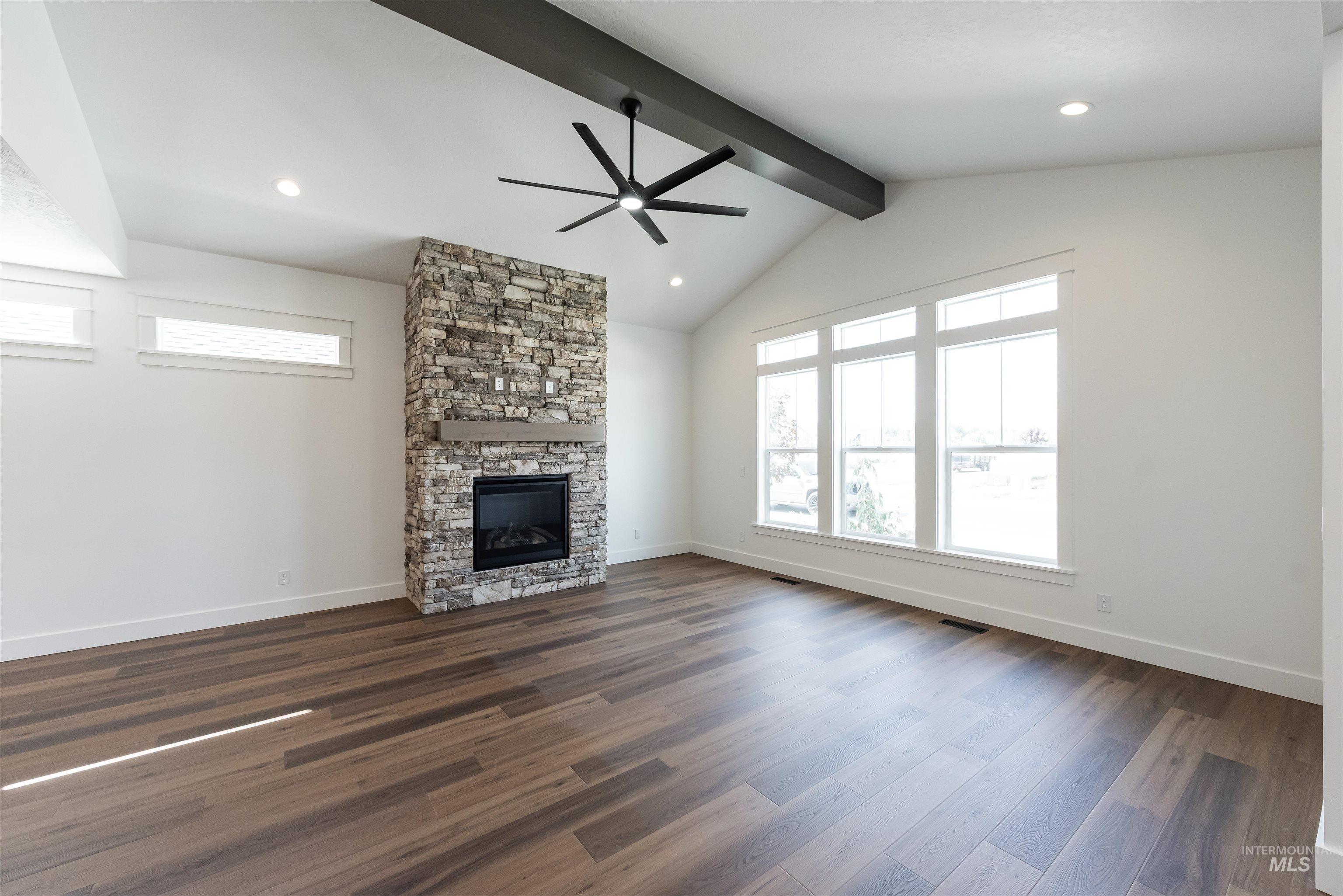 1403 E Rio Chico Dr., Kuna, Idaho 83634, 3 Bedrooms, 2.5 Bathrooms, Residential For Sale, Price $534,900,MLS 98999219