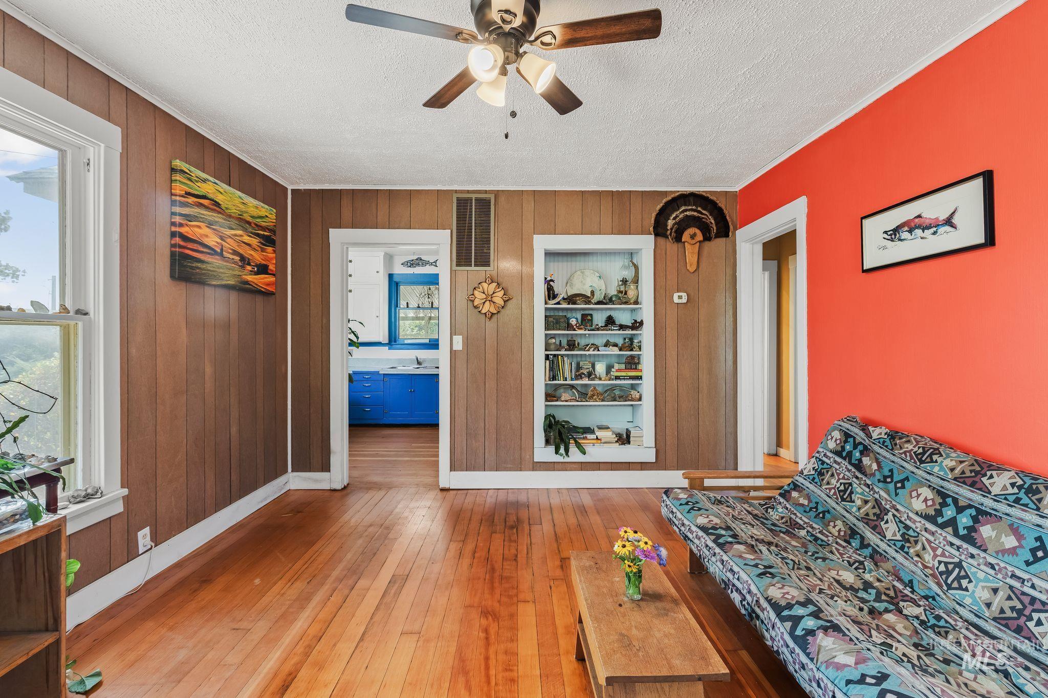 1069 Post Lane, Clarkston, Washington 99403, 2 Bedrooms, 1 Bathroom, Residential For Sale, Price $550,000,MLS 98999221