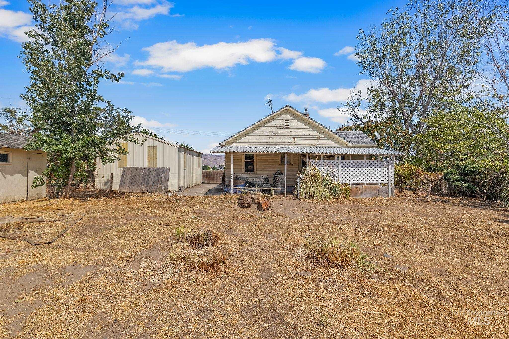 1069 Post Lane, Clarkston, Washington 99403, 2 Bedrooms, 1 Bathroom, Residential For Sale, Price $550,000,MLS 98999221