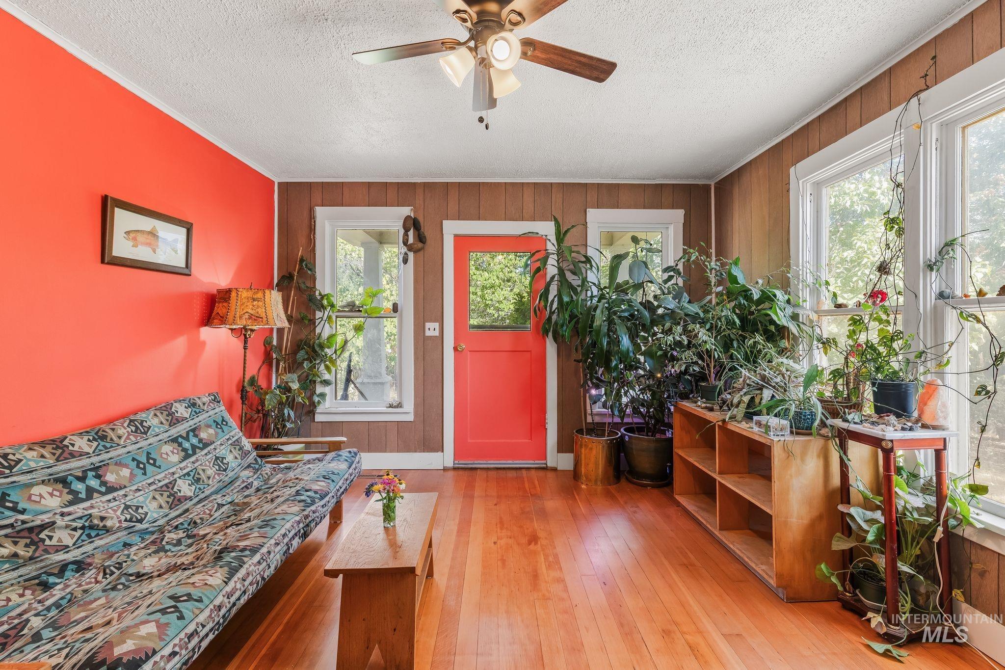 1069 Post Lane, Clarkston, Washington 99403, 2 Bedrooms, 1 Bathroom, Residential For Sale, Price $550,000,MLS 98999221