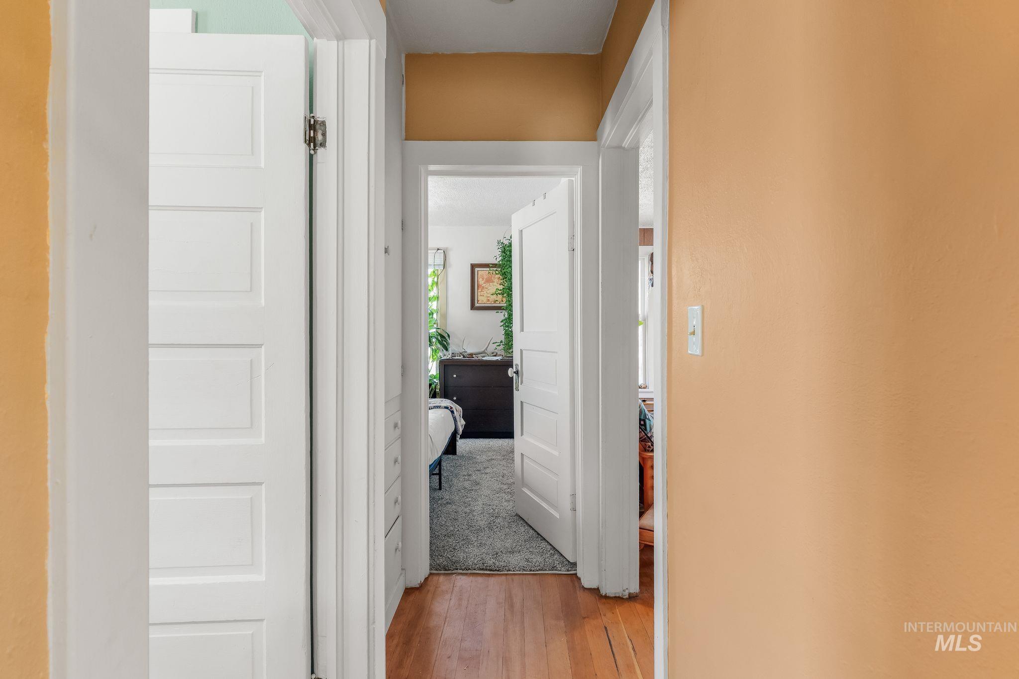 1069 Post Lane, Clarkston, Washington 99403, 2 Bedrooms, 1 Bathroom, Residential For Sale, Price $550,000,MLS 98999221