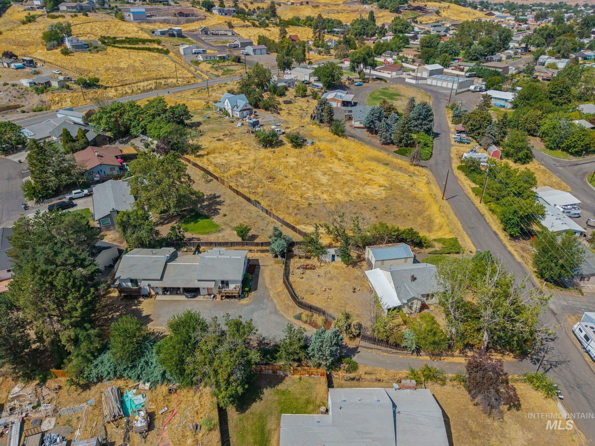 1069 Post Lane, Clarkston, Washington 99403, 2 Bedrooms, 1 Bathroom, Residential For Sale, Price $550,000,MLS 98999221