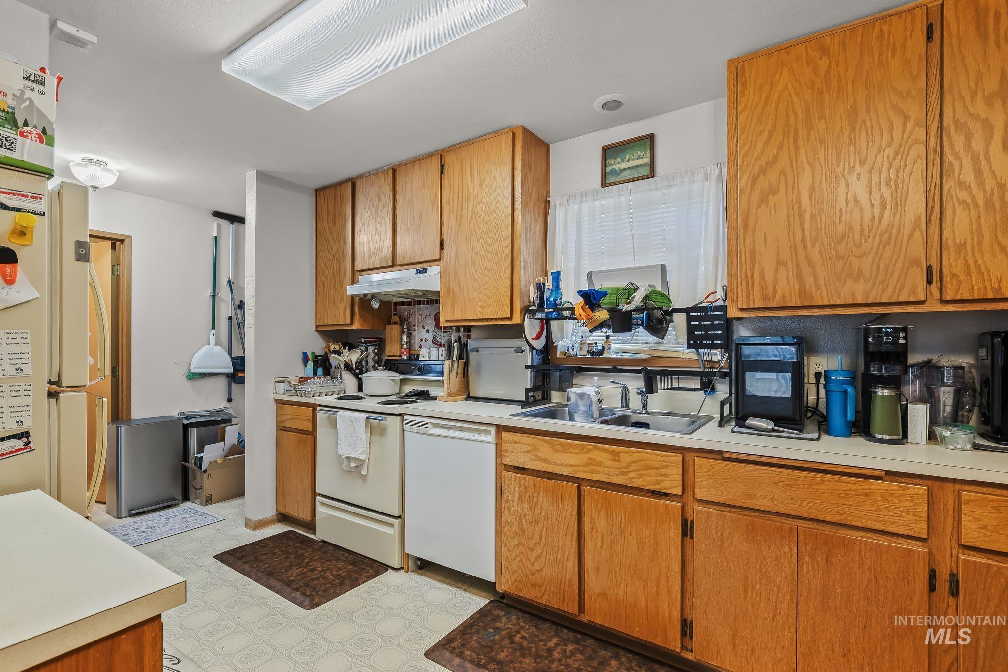1071 Post Lane, Clarkston, Washington 99403, 2 Bedrooms, 1.5 Bathrooms, Residential Income For Sale, Price $550,000, 98999222