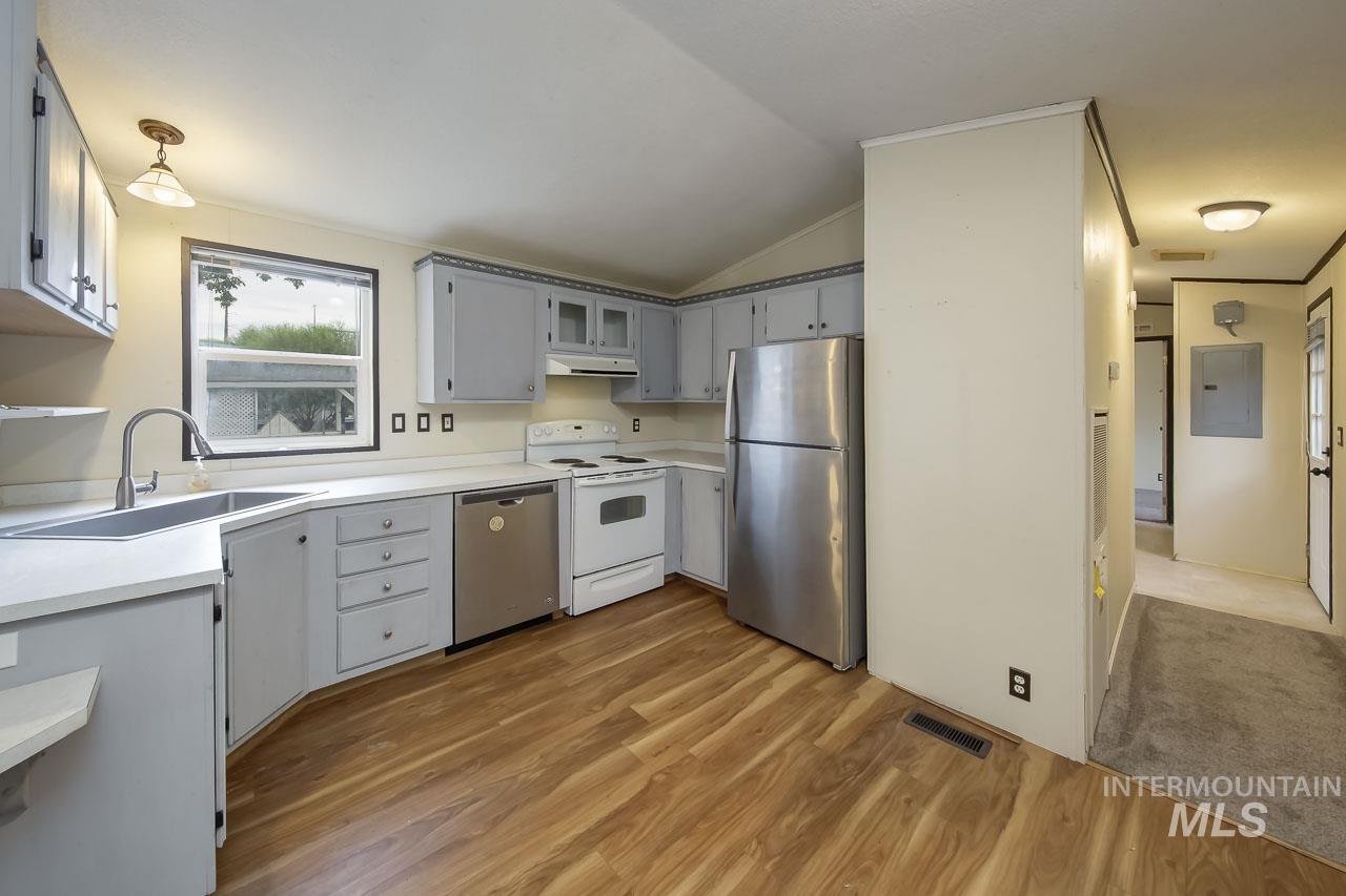 117 Joliet Street, Caldwell, Idaho 83605, 3 Bedrooms, 2 Bathrooms, Residential For Sale, Price $254,900,MLS 98999223