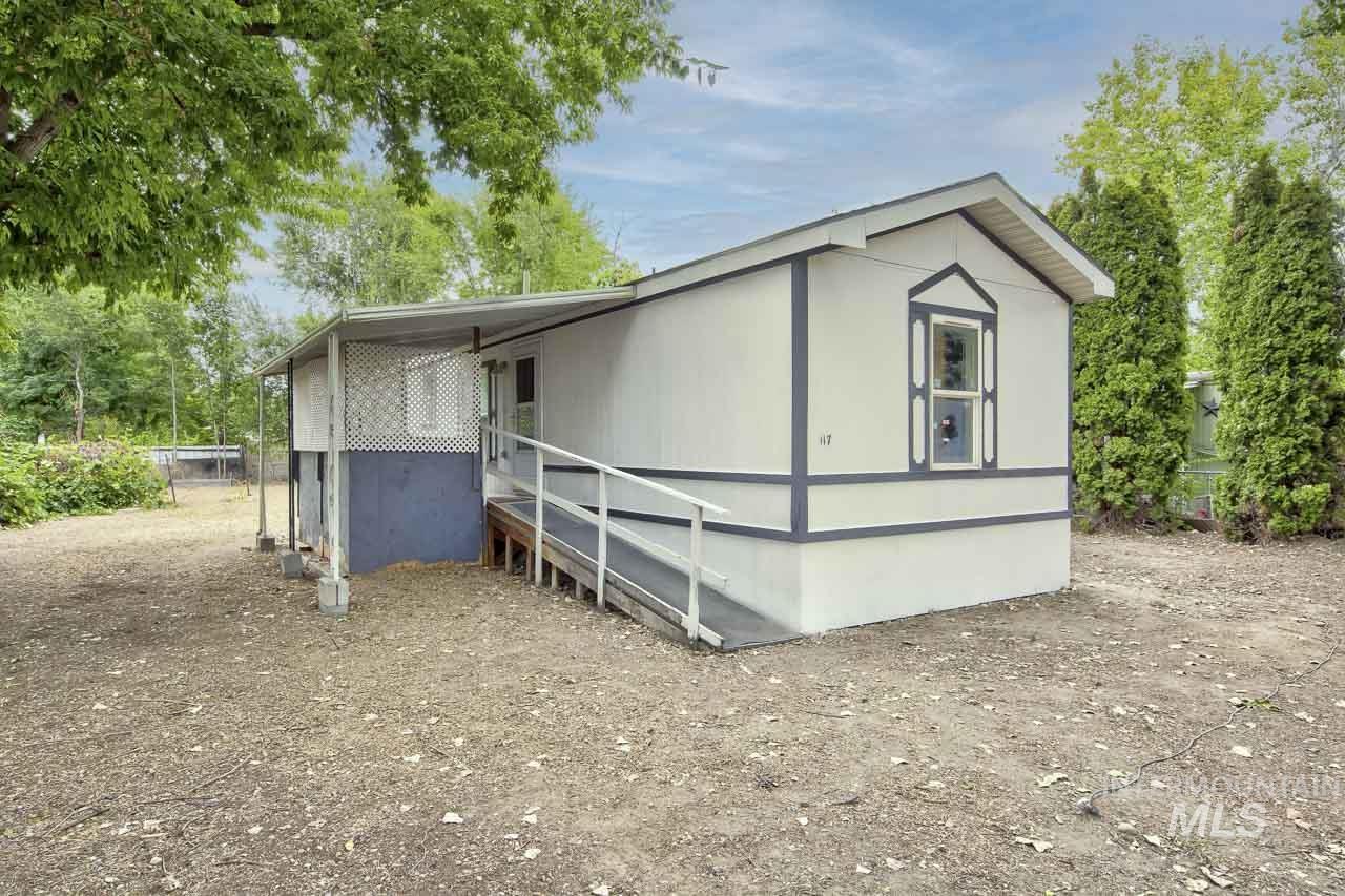 117 Joliet Street, Caldwell, Idaho 83605, 3 Bedrooms, 2 Bathrooms, Residential For Sale, Price $254,900,MLS 98999223