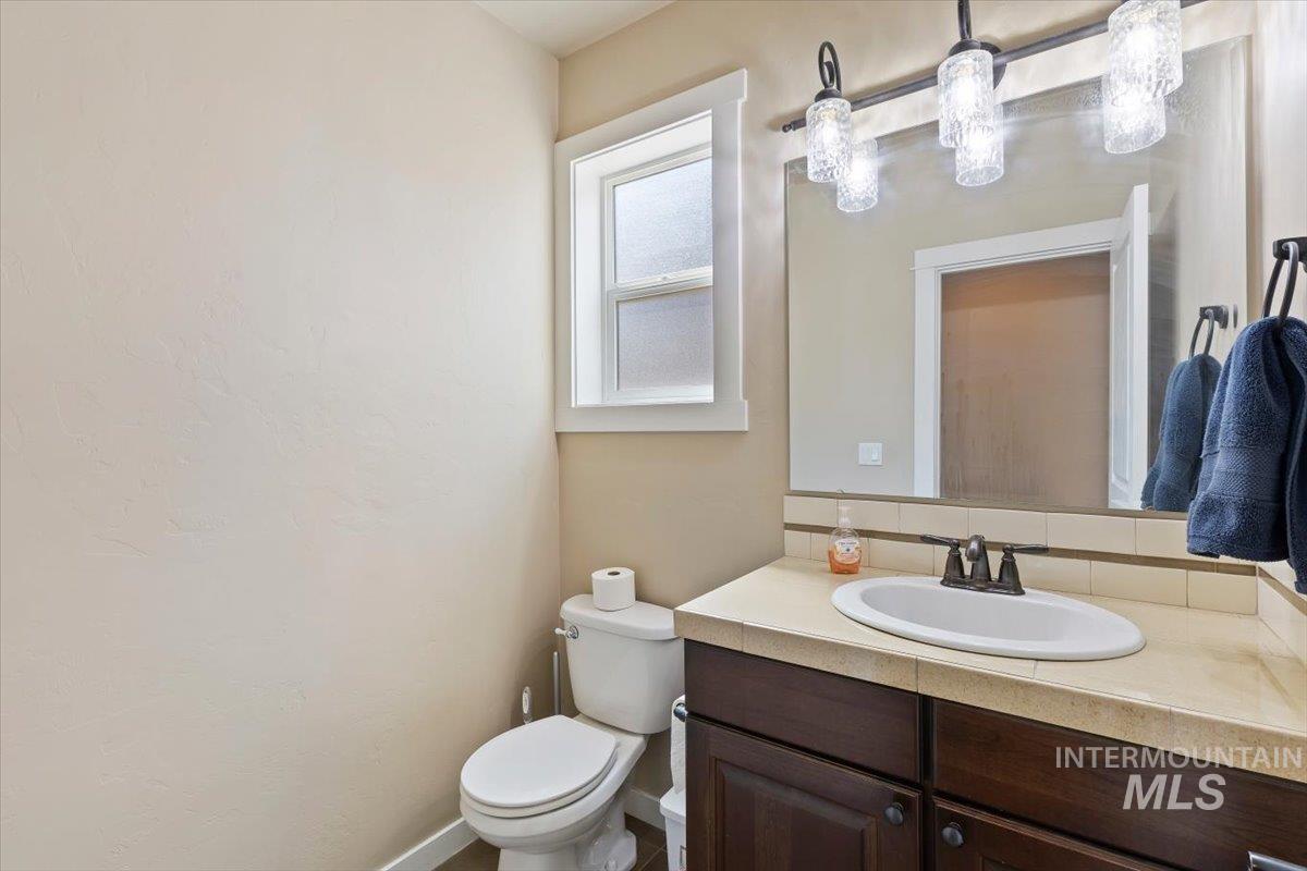6671 E Black Gold St, Boise, Idaho 83716, 4 Bedrooms, 2.5 Bathrooms, Residential For Sale, Price $674,900,MLS 98999226