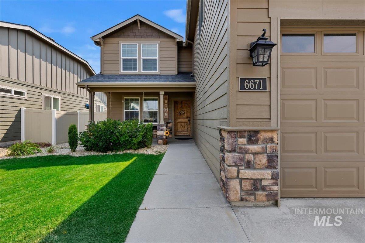 6671 E Black Gold St, Boise, Idaho 83716, 4 Bedrooms, 2.5 Bathrooms, Residential For Sale, Price $674,900,MLS 98999226