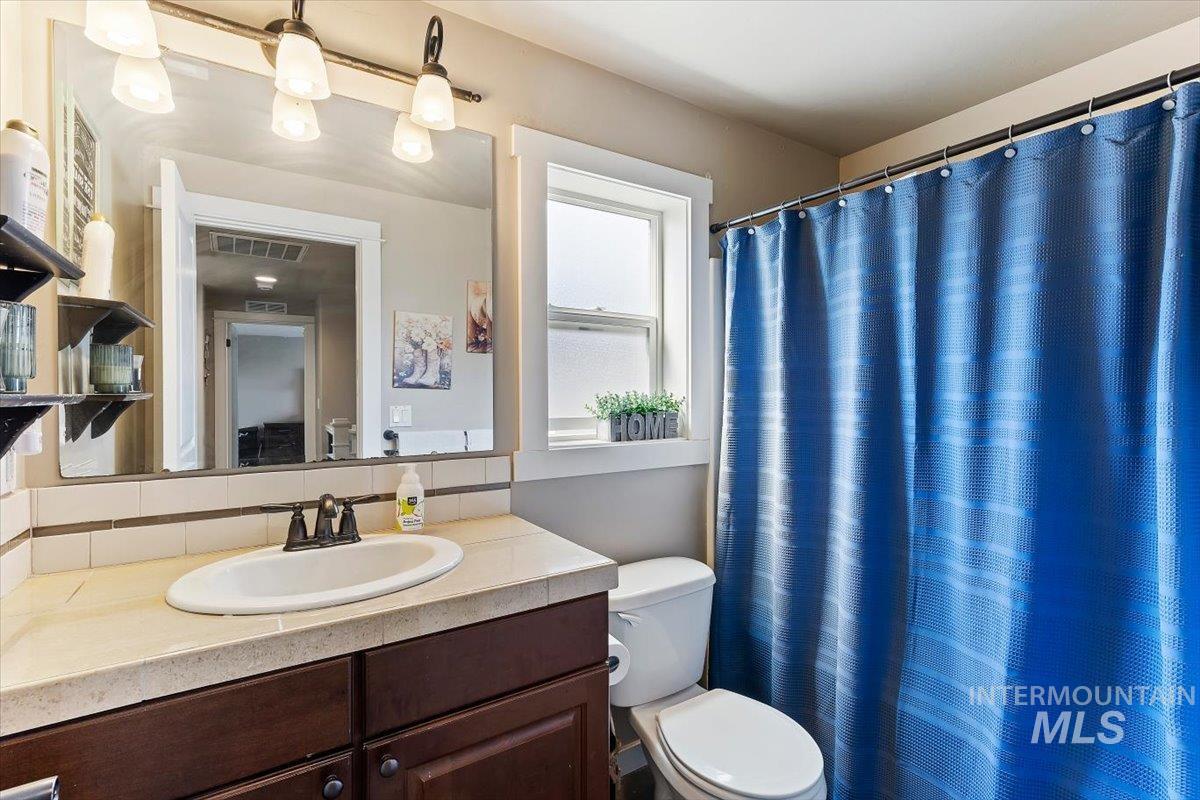 6671 E Black Gold St, Boise, Idaho 83716, 4 Bedrooms, 2.5 Bathrooms, Residential For Sale, Price $674,900,MLS 98999226