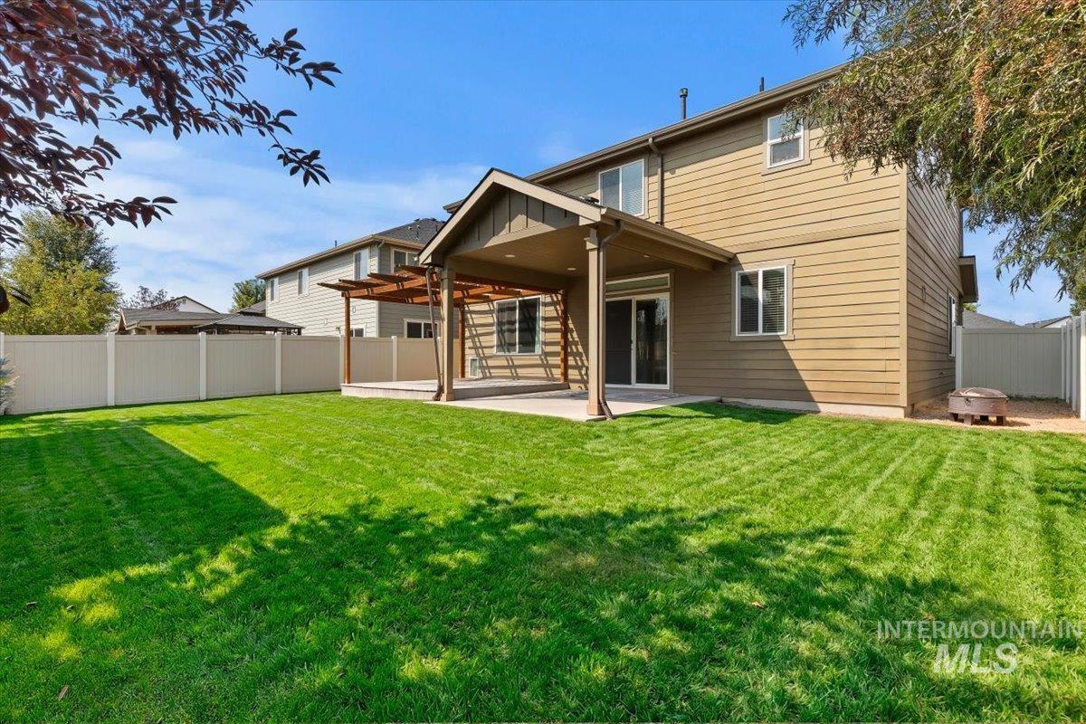 6671 E Black Gold St, Boise, Idaho 83716, 4 Bedrooms, 2.5 Bathrooms, Residential For Sale, Price $674,900,MLS 98999226