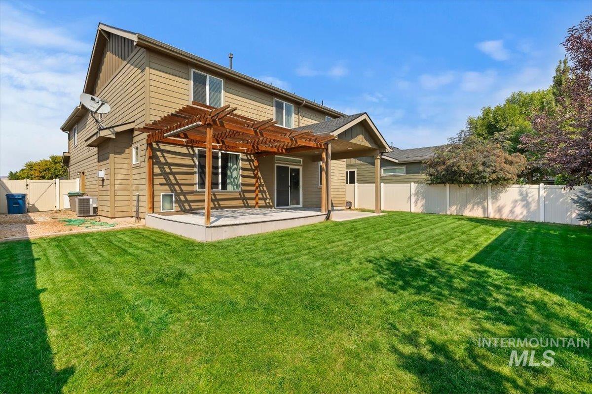 6671 E Black Gold St, Boise, Idaho 83716, 4 Bedrooms, 2.5 Bathrooms, Residential For Sale, Price $674,900,MLS 98999226