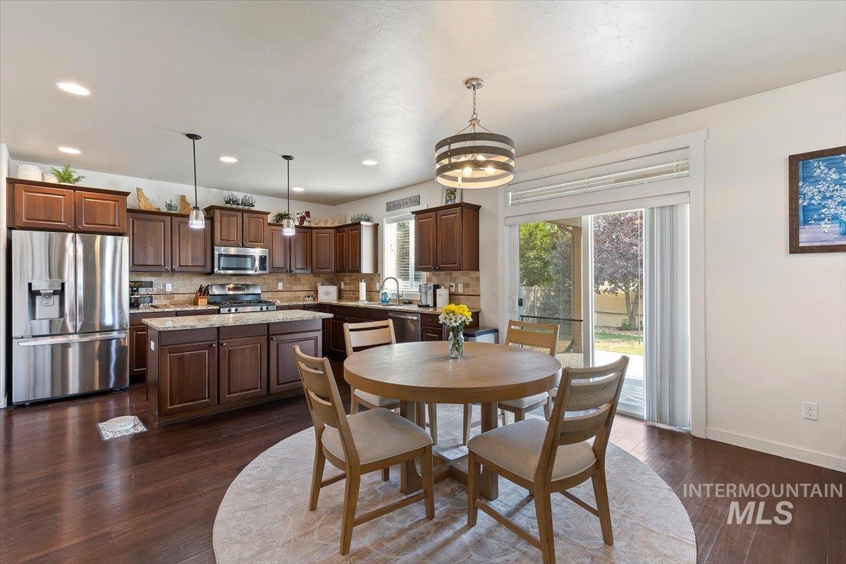 6671 E Black Gold St, Boise, Idaho 83716, 4 Bedrooms, 2.5 Bathrooms, Residential For Sale, Price $674,900,MLS 98999226