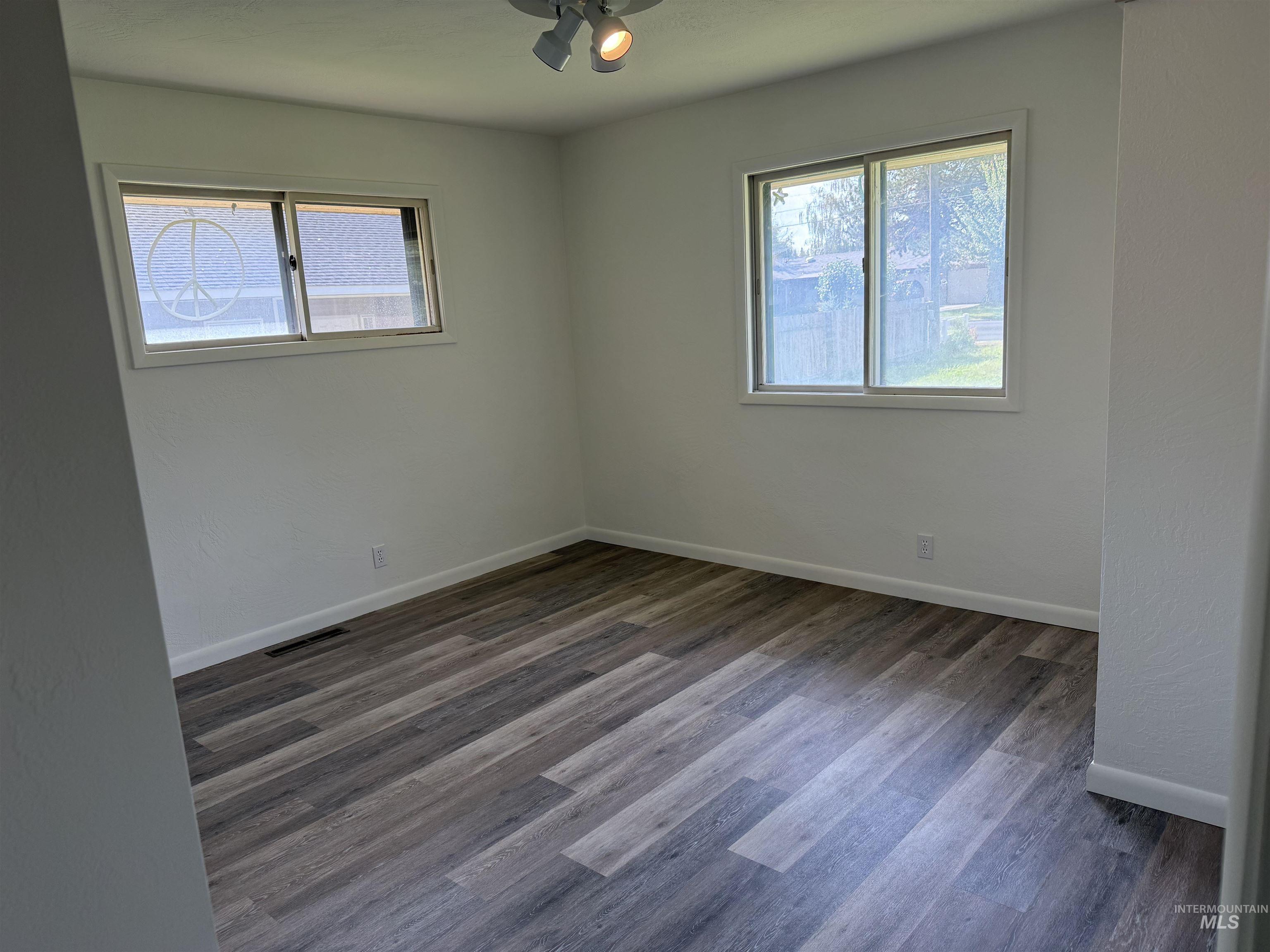 2023 Falls Ave E, Twin Falls, Idaho 83301, 3 Bedrooms, 2 Bathrooms, Residential For Sale, Price $399,500,MLS 98999228