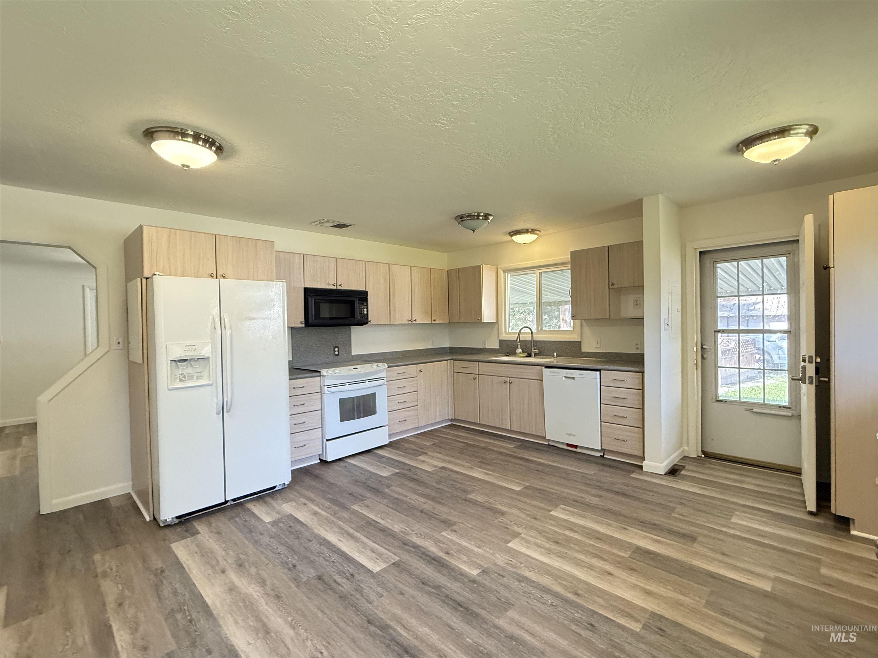 2023 Falls Ave E, Twin Falls, Idaho 83301, 3 Bedrooms, 2 Bathrooms, Residential For Sale, Price $399,500,MLS 98999228