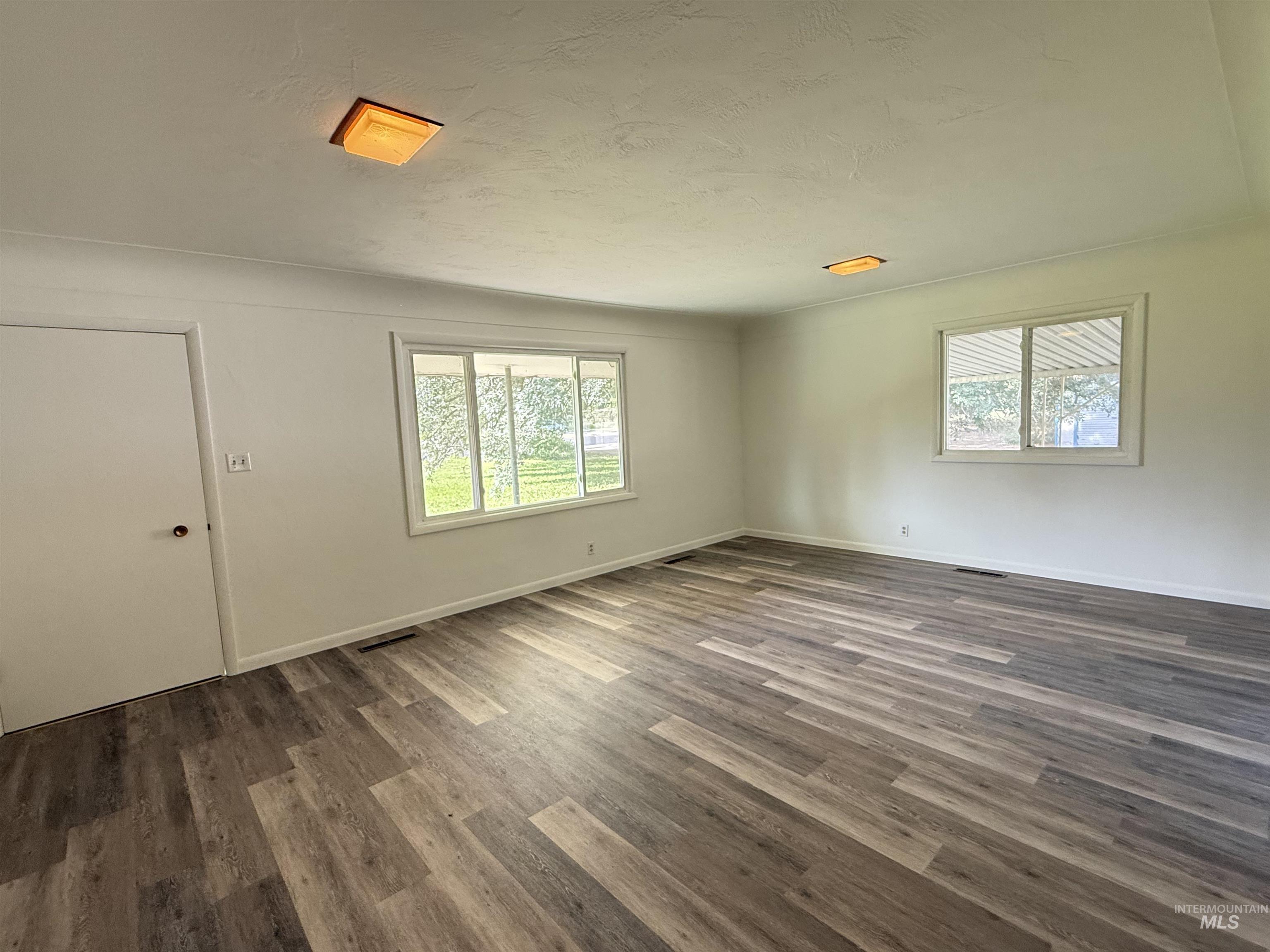 2023 Falls Ave E, Twin Falls, Idaho 83301, 3 Bedrooms, 2 Bathrooms, Residential For Sale, Price $399,500,MLS 98999228