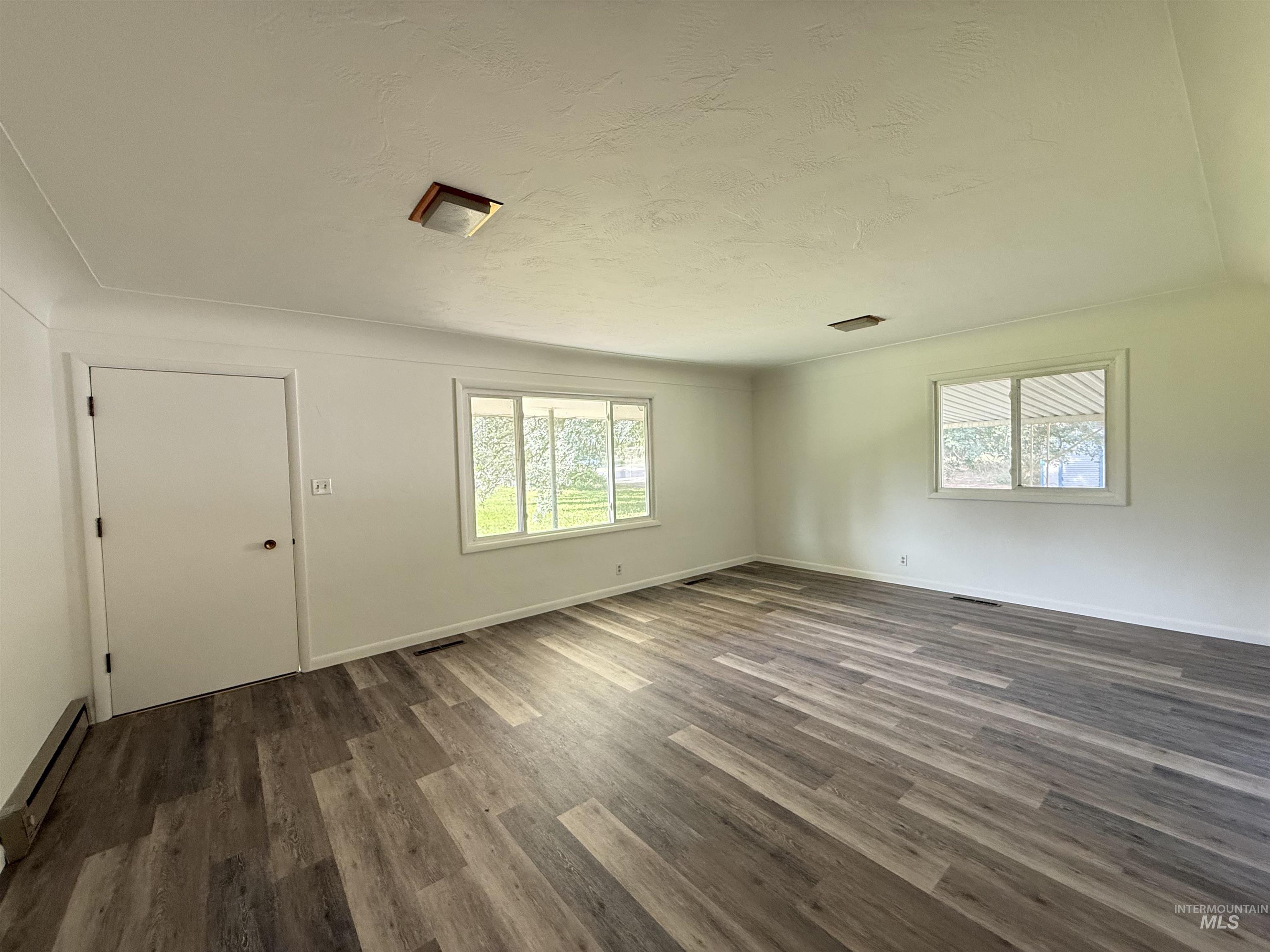 2023 Falls Ave E, Twin Falls, Idaho 83301, 3 Bedrooms, 2 Bathrooms, Residential For Sale, Price $399,500,MLS 98999228