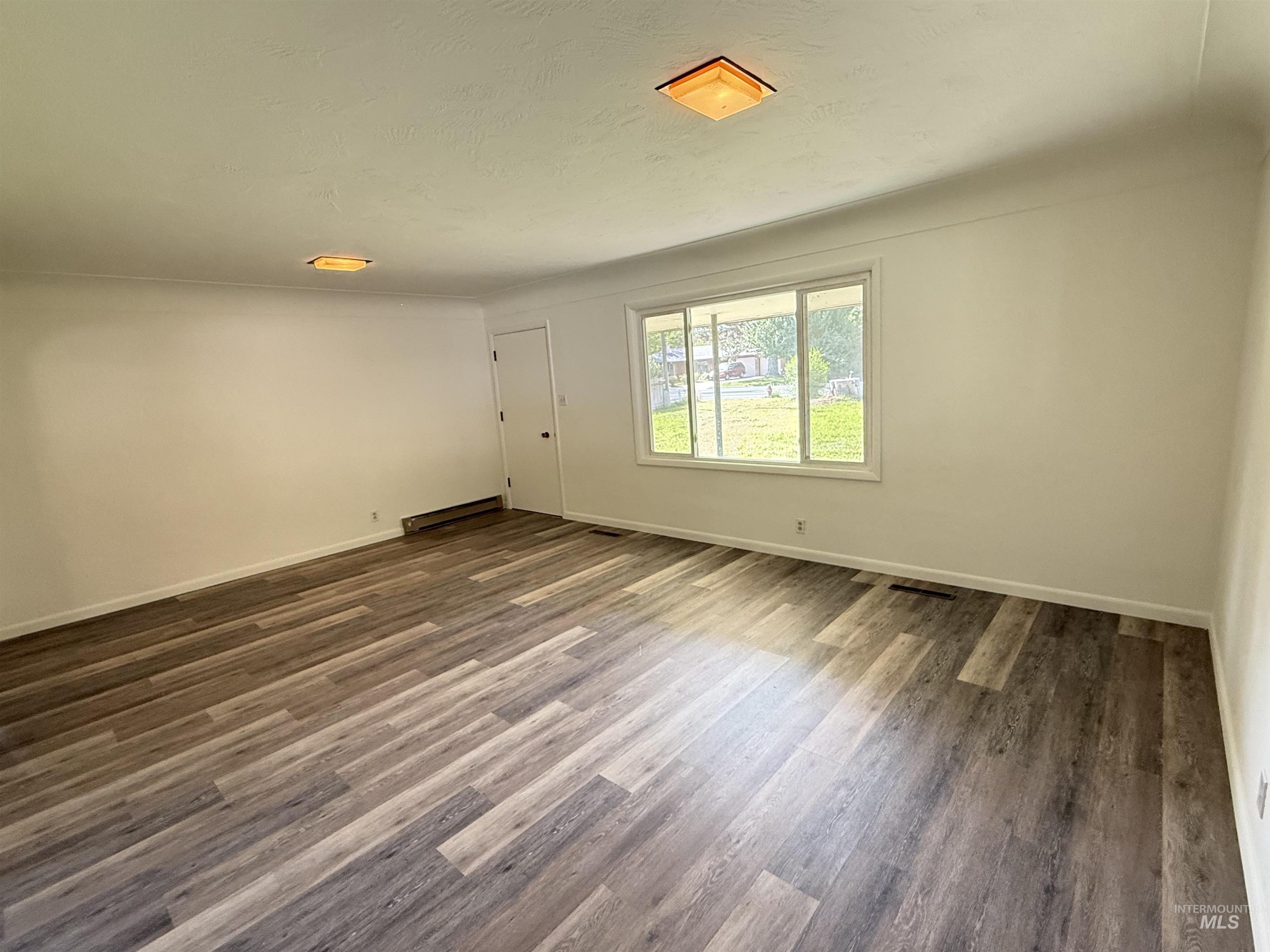 2023 Falls Ave E, Twin Falls, Idaho 83301, 3 Bedrooms, 2 Bathrooms, Residential For Sale, Price $399,500,MLS 98999228