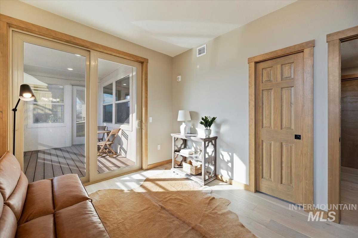 79 E Aikens Street, Eagle, Idaho 83616, 2 Bedrooms, 2 Bathrooms, Residential For Sale, Price $825,000,MLS 98999231