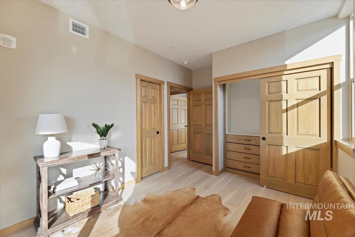 79 E Aikens Street, Eagle, Idaho 83616, 2 Bedrooms, 2 Bathrooms, Residential For Sale, Price $825,000,MLS 98999231