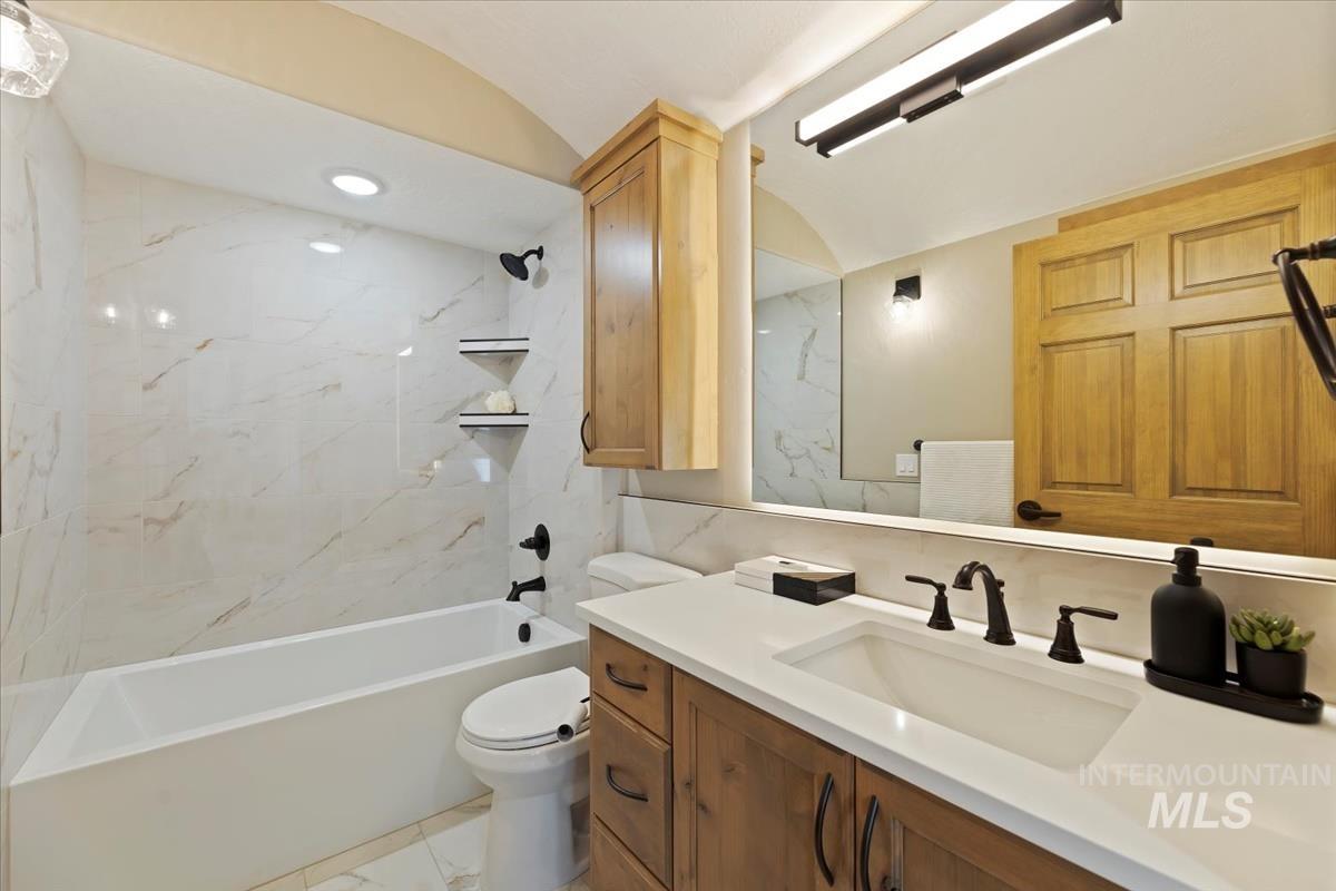 79 E Aikens Street, Eagle, Idaho 83616, 2 Bedrooms, 2 Bathrooms, Residential For Sale, Price $825,000,MLS 98999231