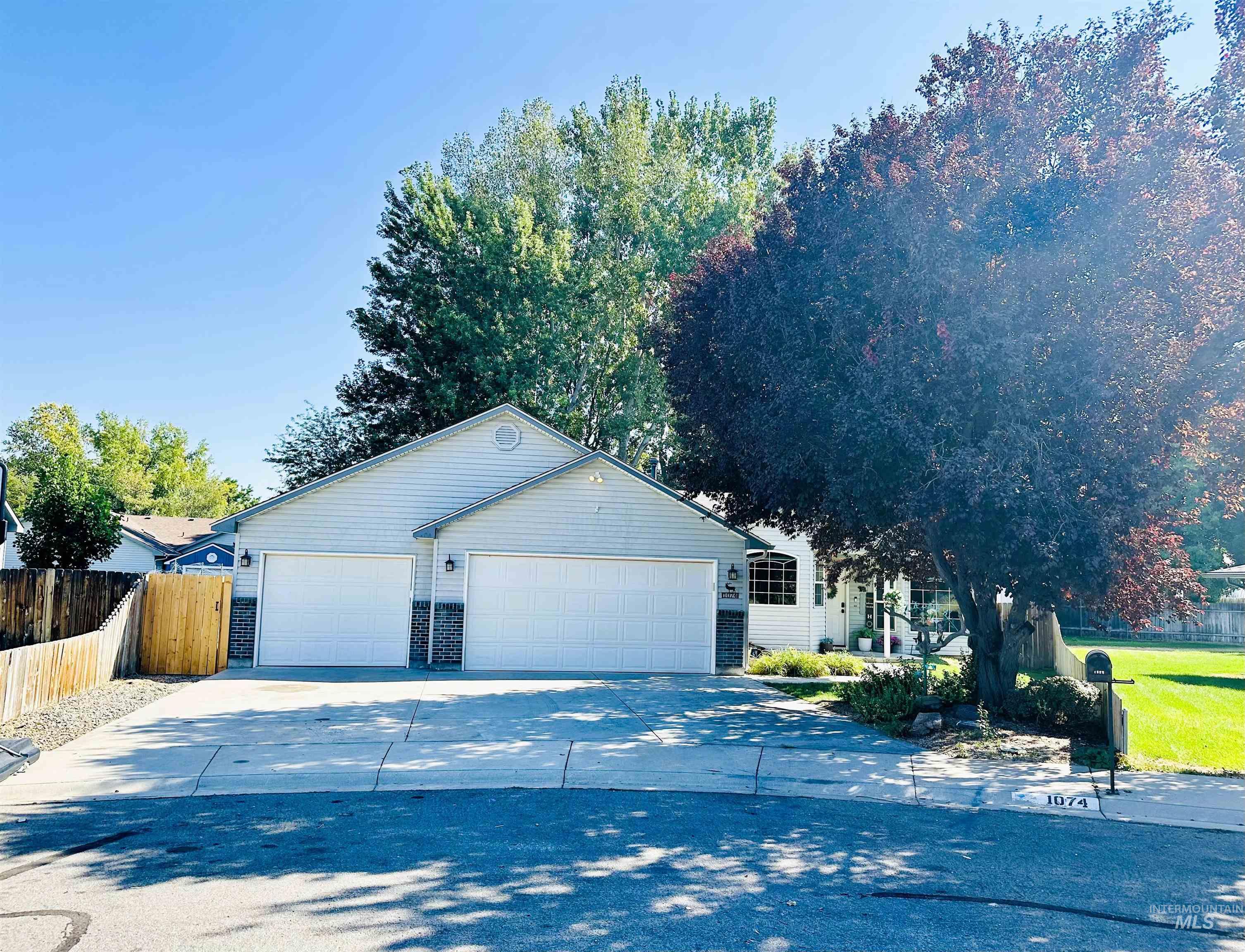 1074 N Clara Ave, Meridian, Idaho 83642, 4 Bedrooms, 3 Bathrooms, Residential For Sale, Price $472,000,MLS 98999232