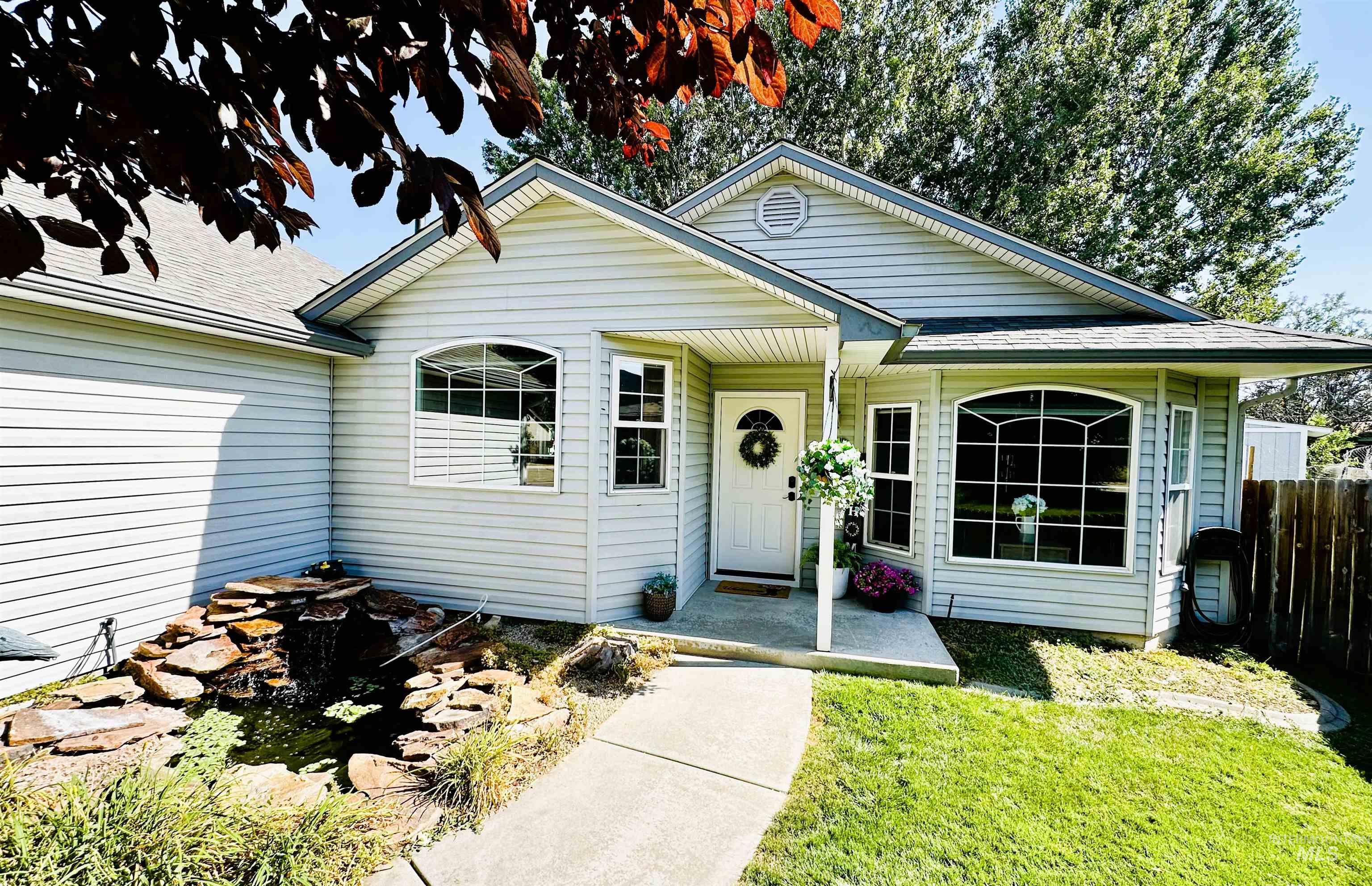 1074 N Clara Ave, Meridian, Idaho 83642, 4 Bedrooms, 3 Bathrooms, Residential For Sale, Price $472,000,MLS 98999232