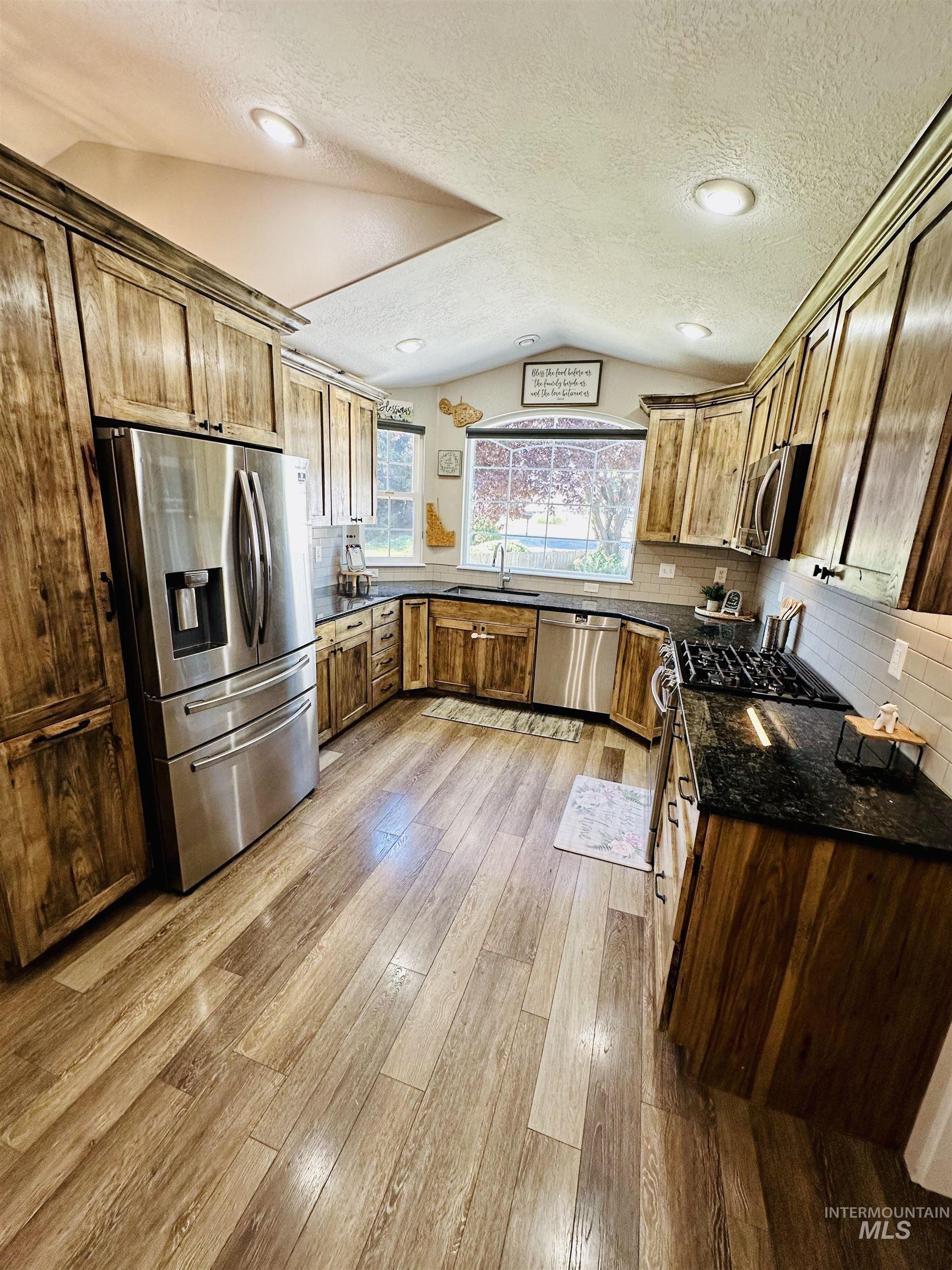 1074 N Clara Ave, Meridian, Idaho 83642, 4 Bedrooms, 3 Bathrooms, Residential For Sale, Price $472,000,MLS 98999232