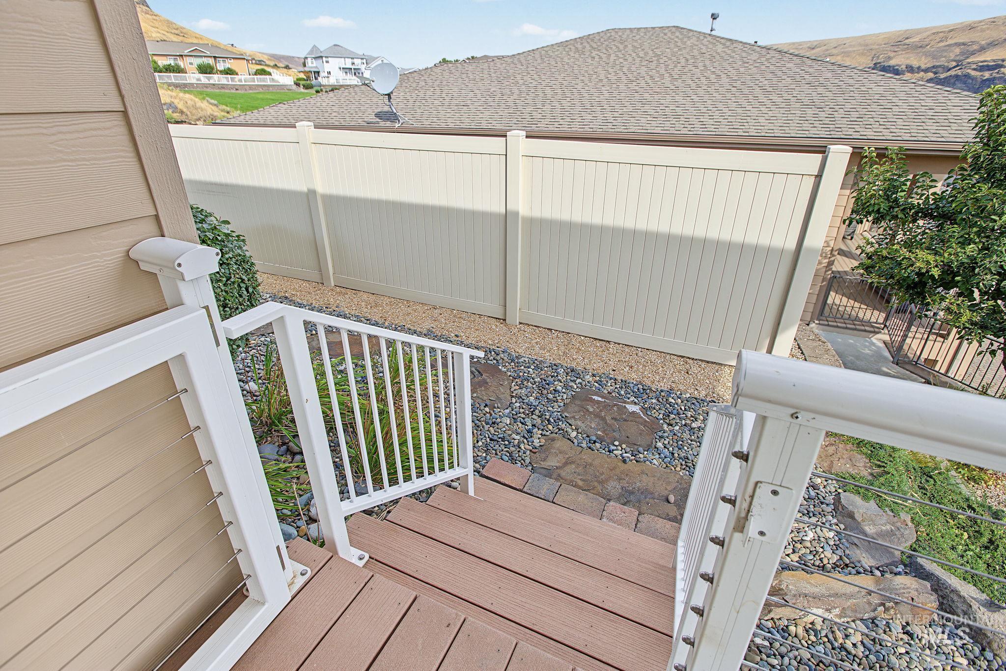 33 Riverpointe Dr., Asotin, Washington 99402, 3 Bedrooms, 2 Bathrooms, Residential For Sale, Price $599,500,MLS 98999244