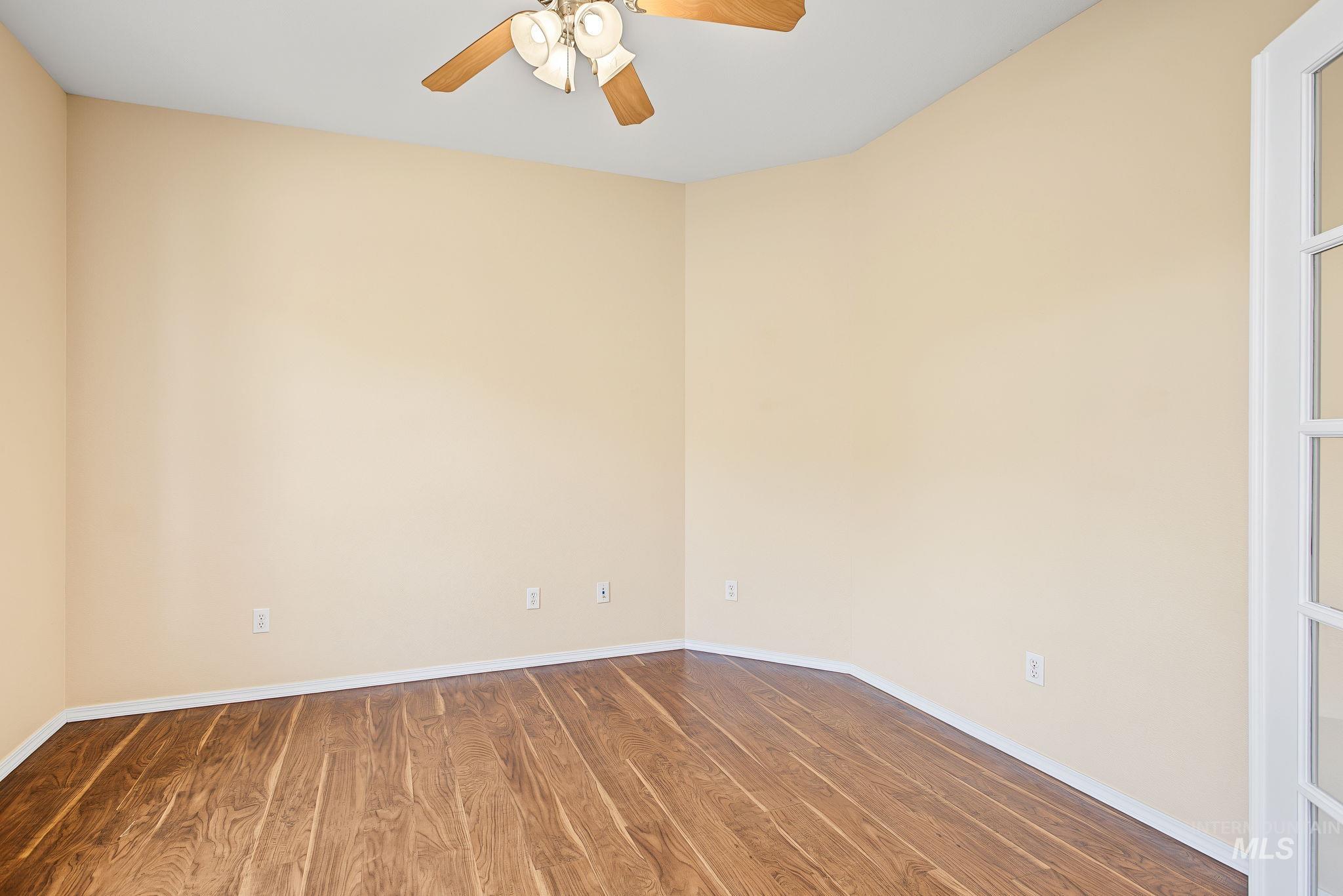 33 Riverpointe Dr., Asotin, Washington 99402, 3 Bedrooms, 2 Bathrooms, Residential For Sale, Price $599,500,MLS 98999244